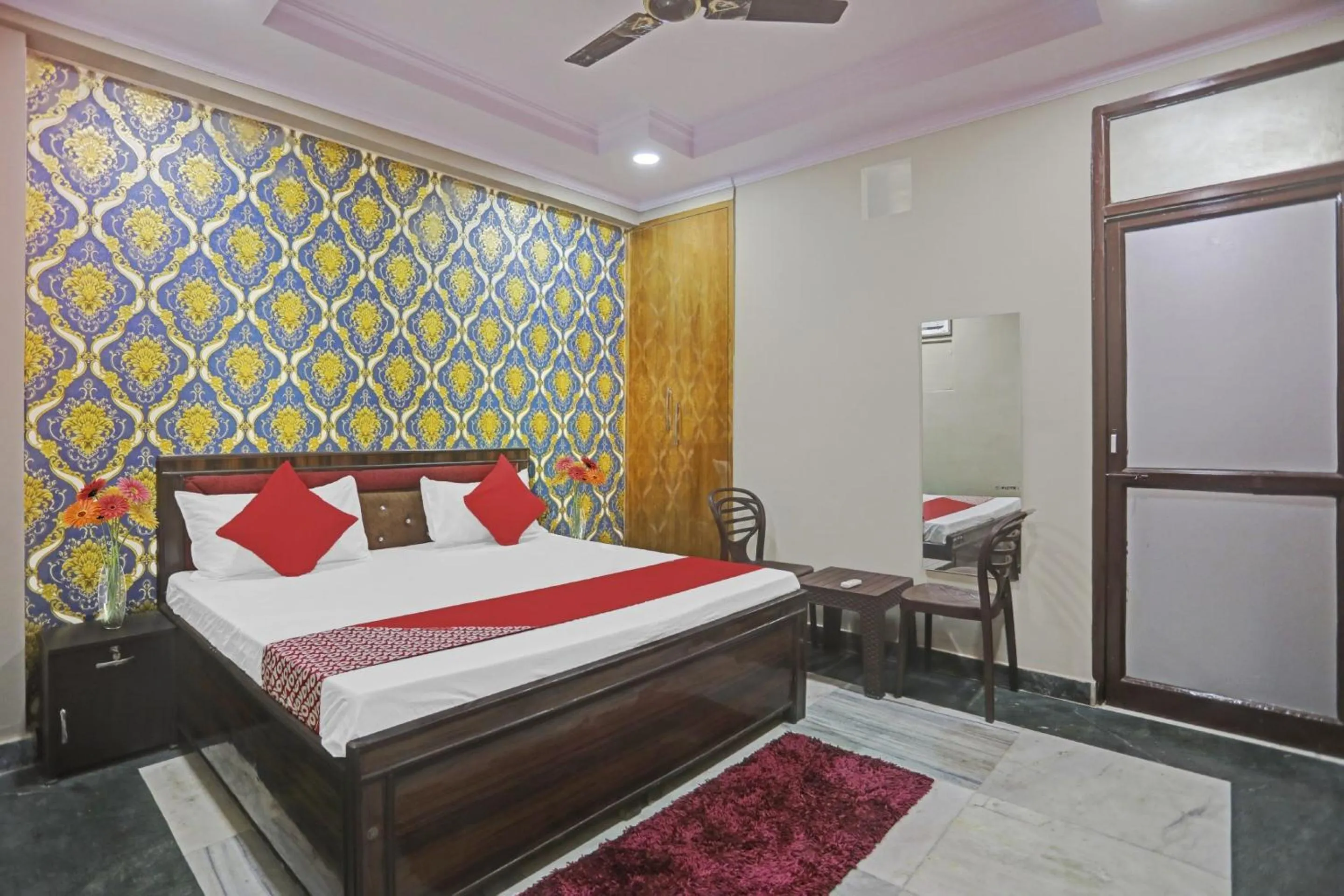 Bedroom in Hotel O Metro Inn