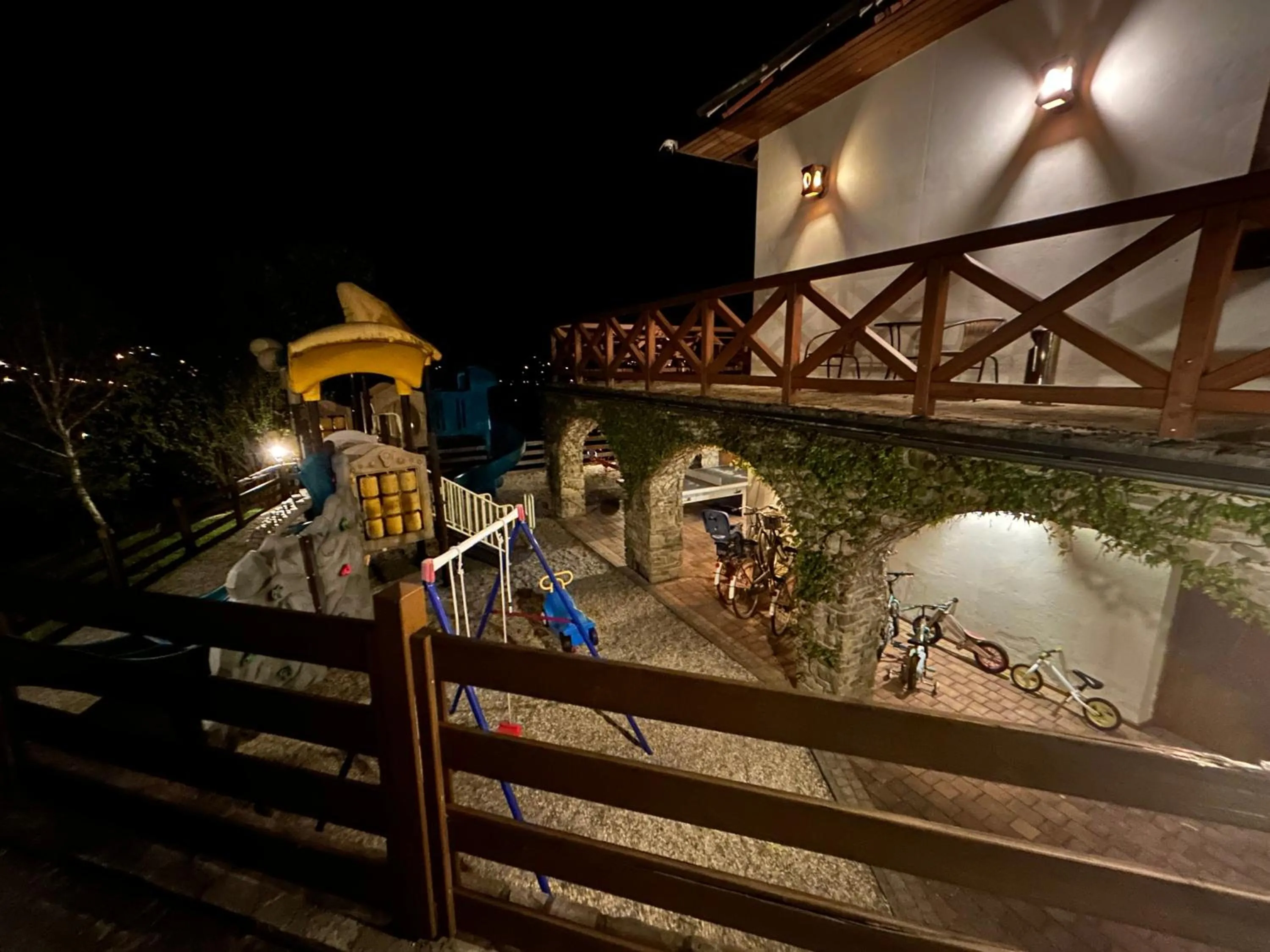 Children play ground in Mileżówka - Noclegi&SPA