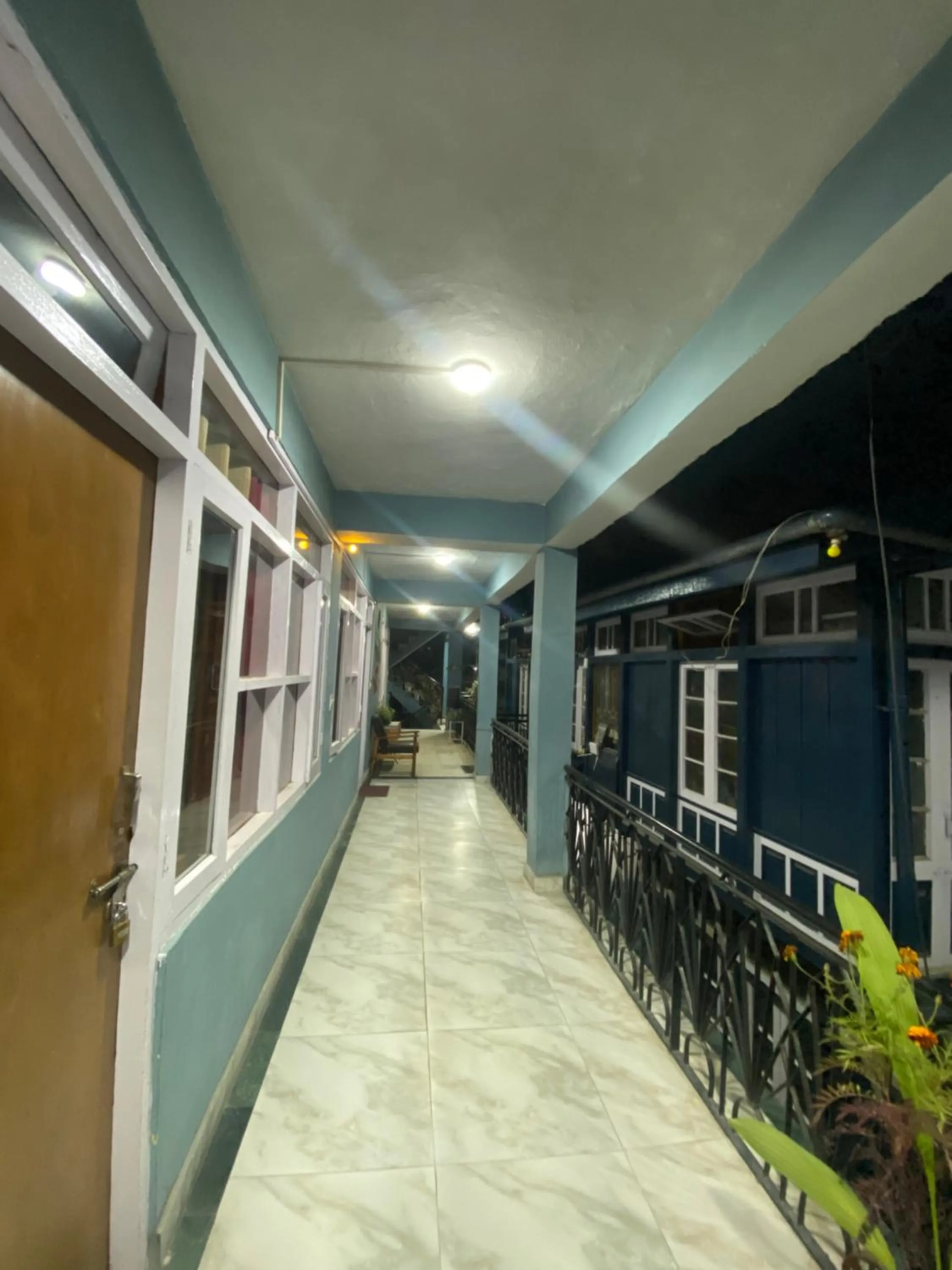 Balcony/Terrace in The Prasher Lodge Mall Road Manali