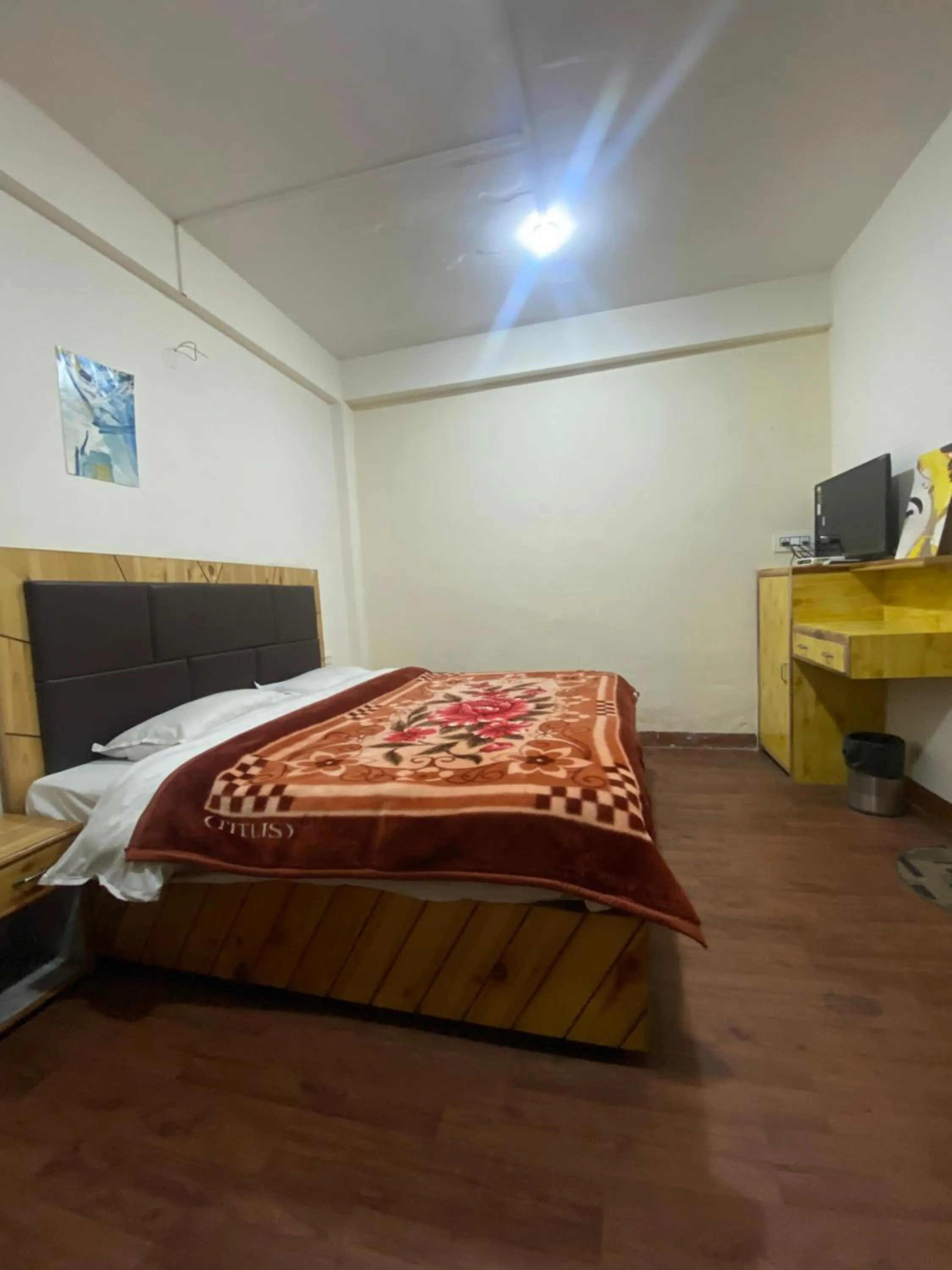 Bed in The Prasher Lodge Mall Road Manali