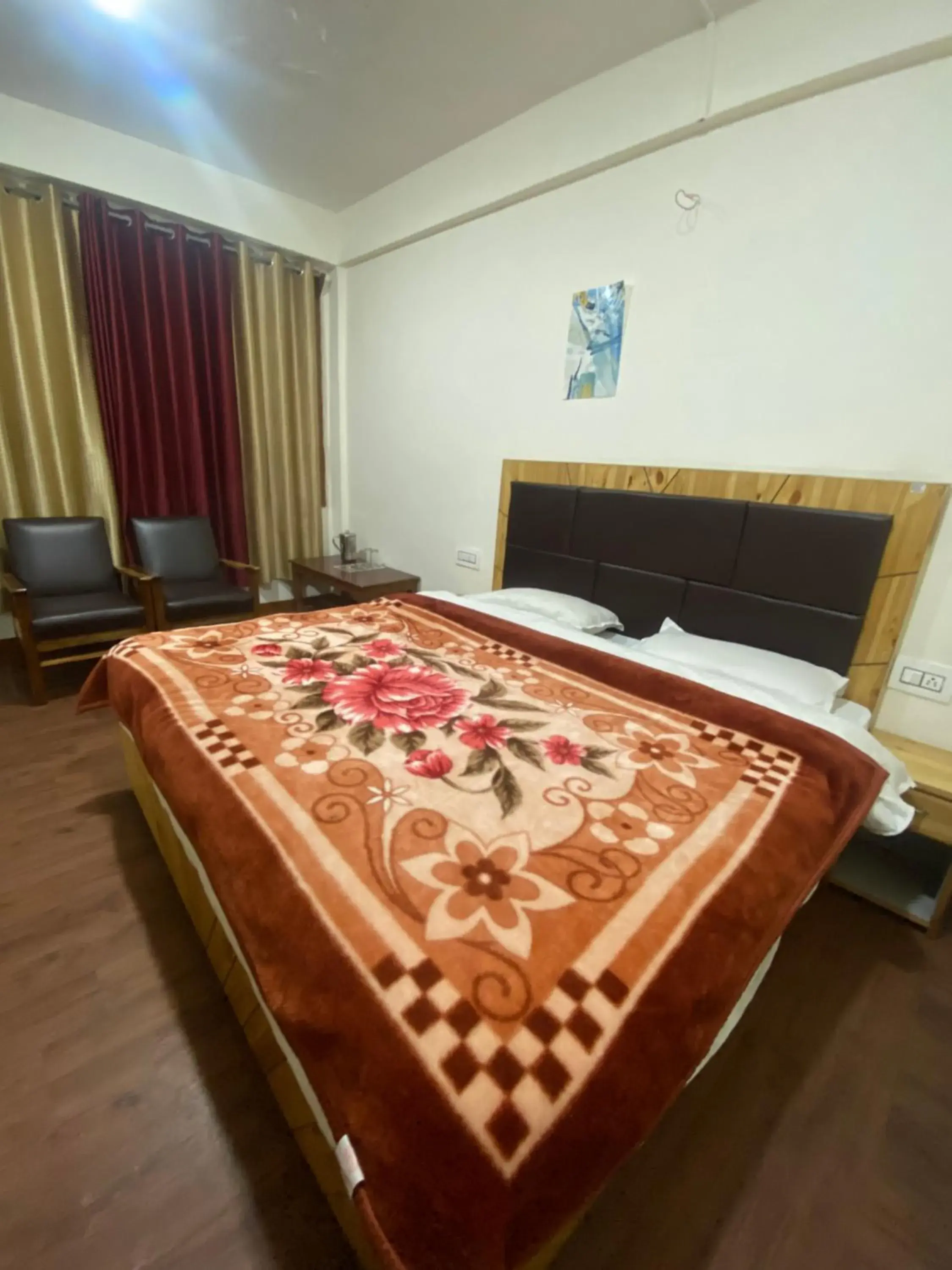 Bed in The Prasher Lodge Mall Road Manali Bed in The Prasher Lodge Mall Road Manali