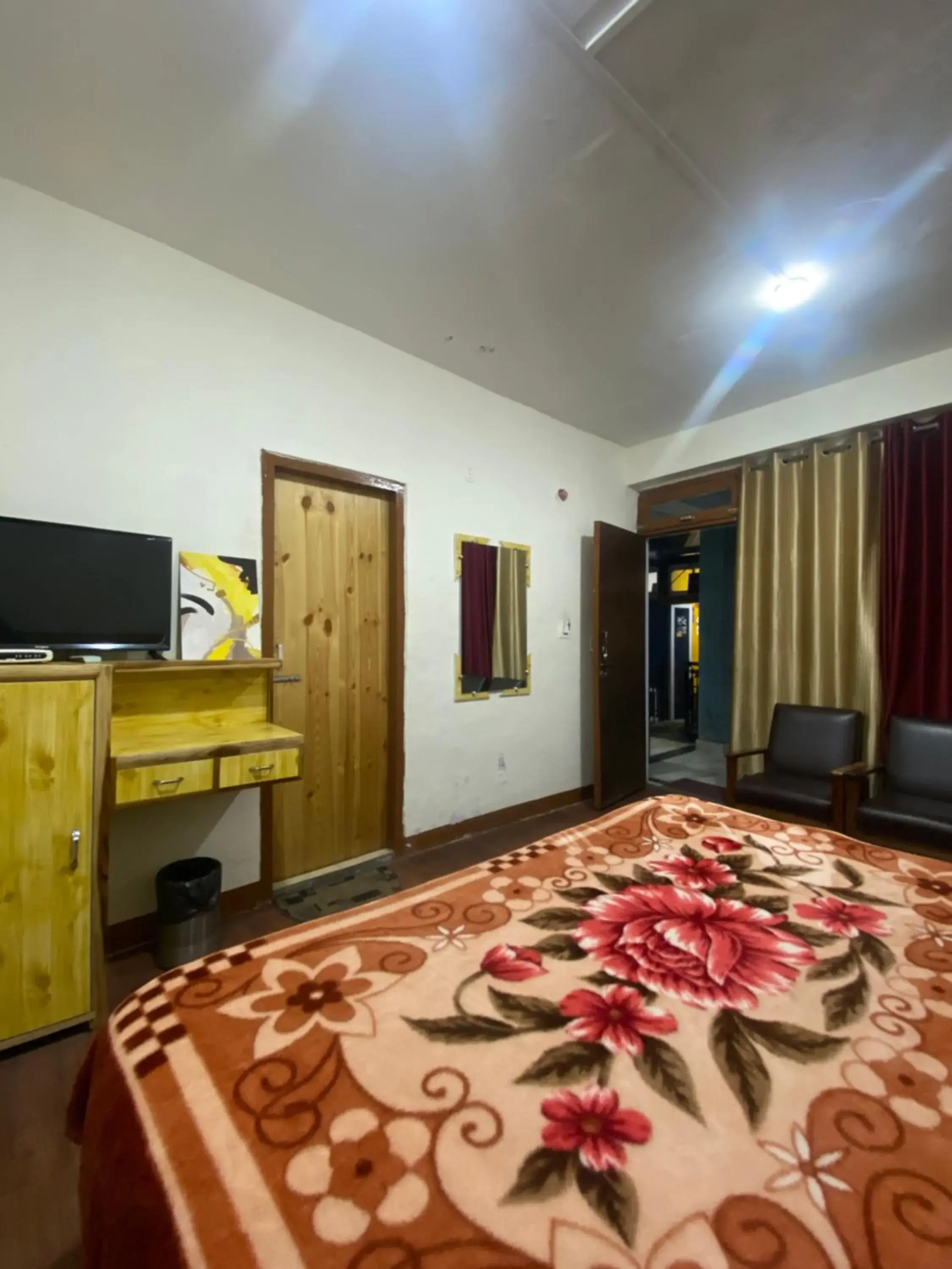 Bed in The Prasher Lodge Mall Road Manali Bed in The Prasher Lodge Mall Road Manali