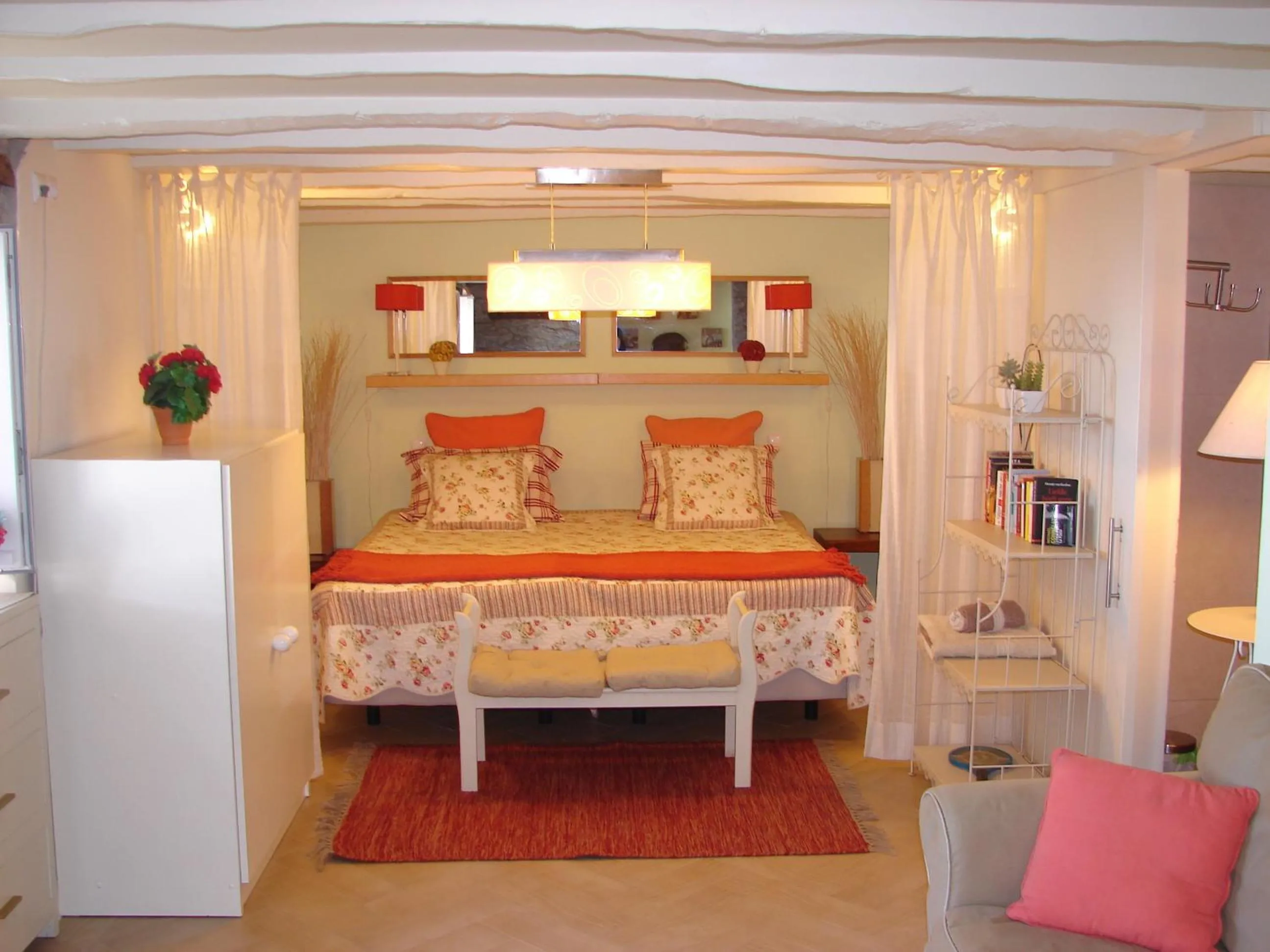Romantic Studio