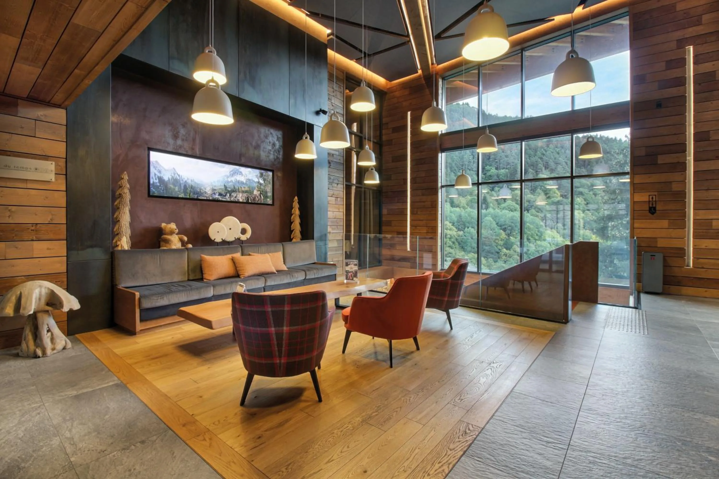 Communal lounge/ TV room in Pure Montagne Resort & Spa