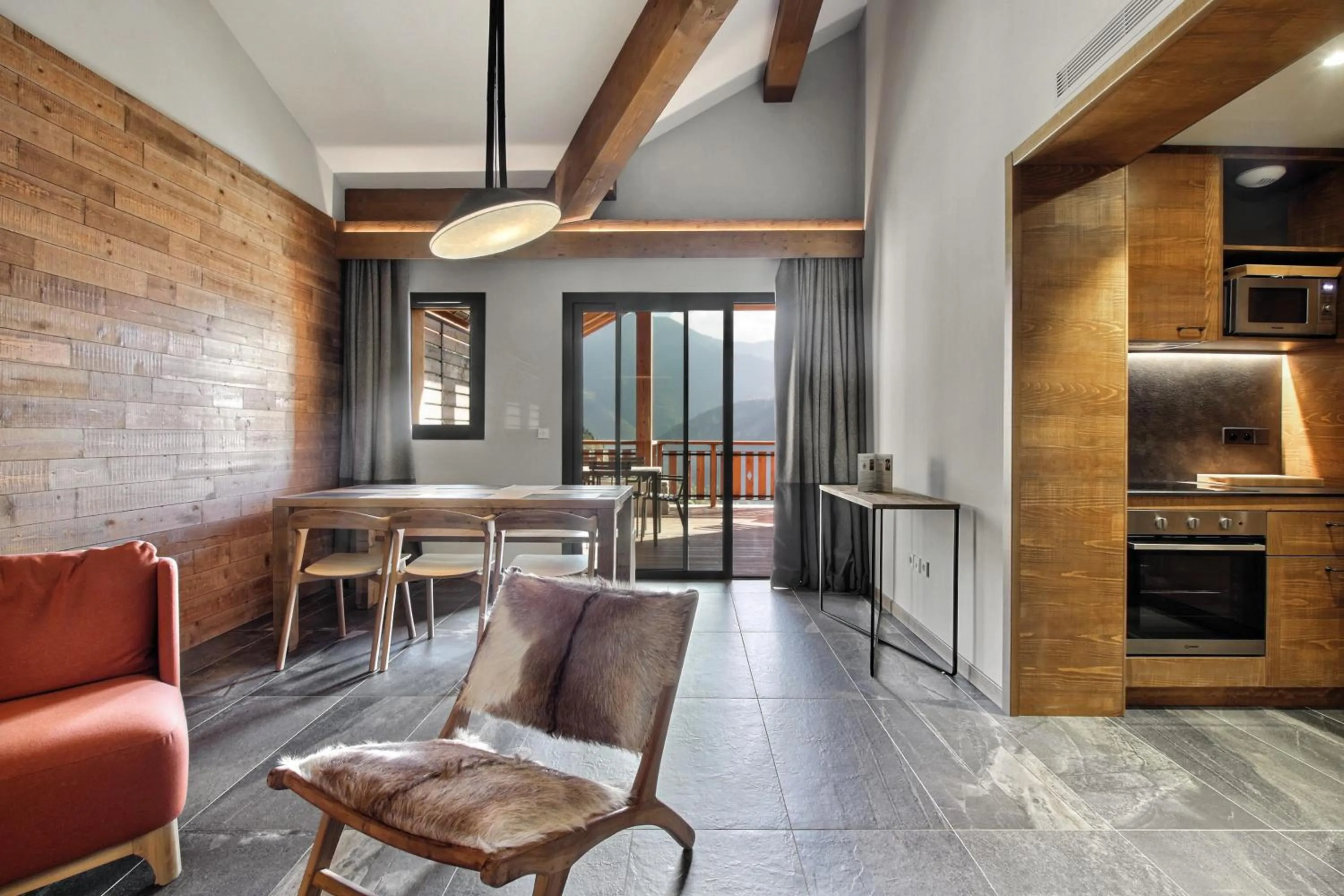 Kitchen or kitchenette in Pure Montagne Resort & Spa