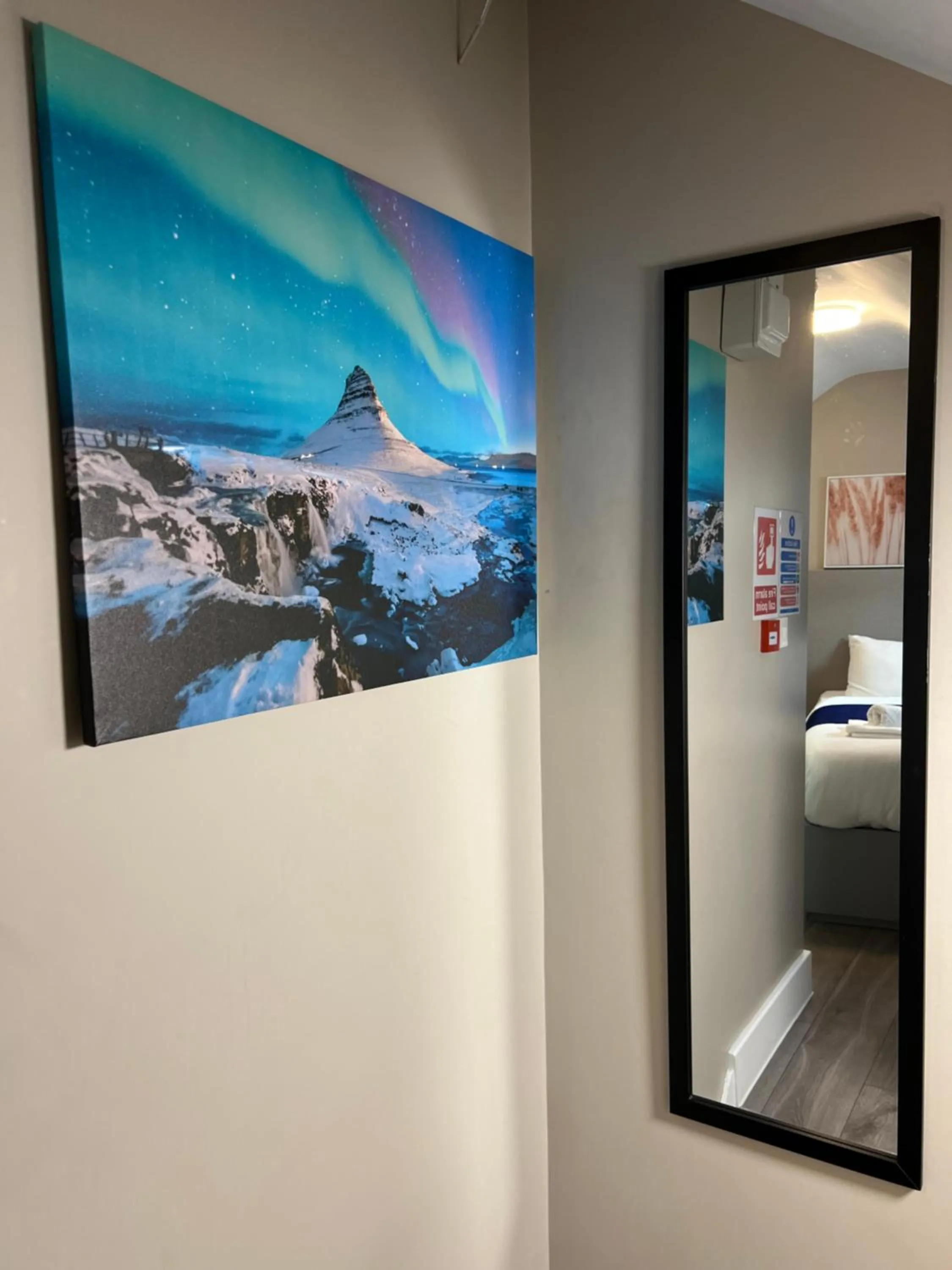 Decorative detail in Paragraph Edmonton