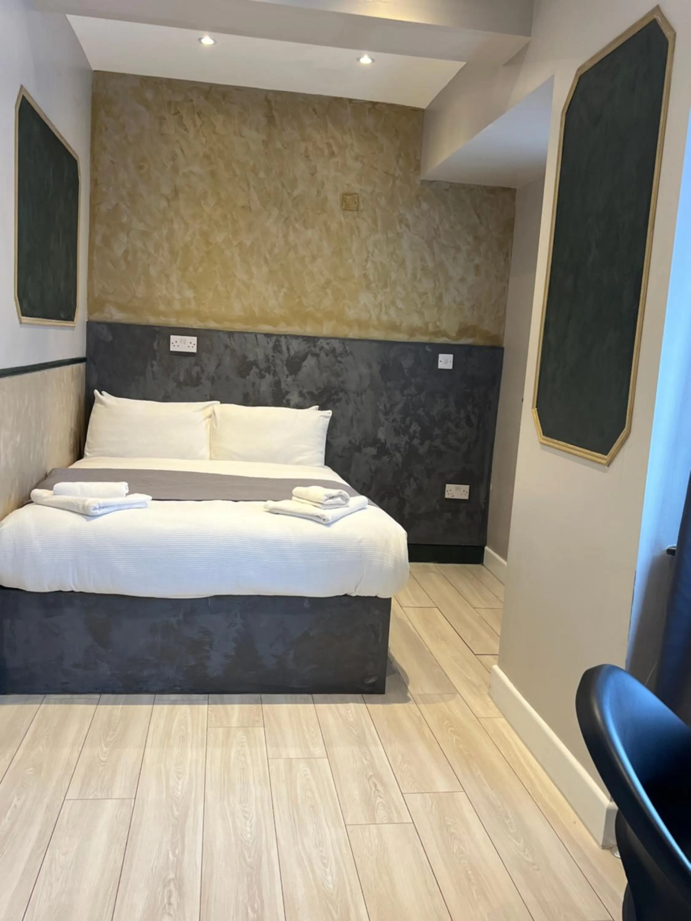 Bed in Paragraph Edmonton