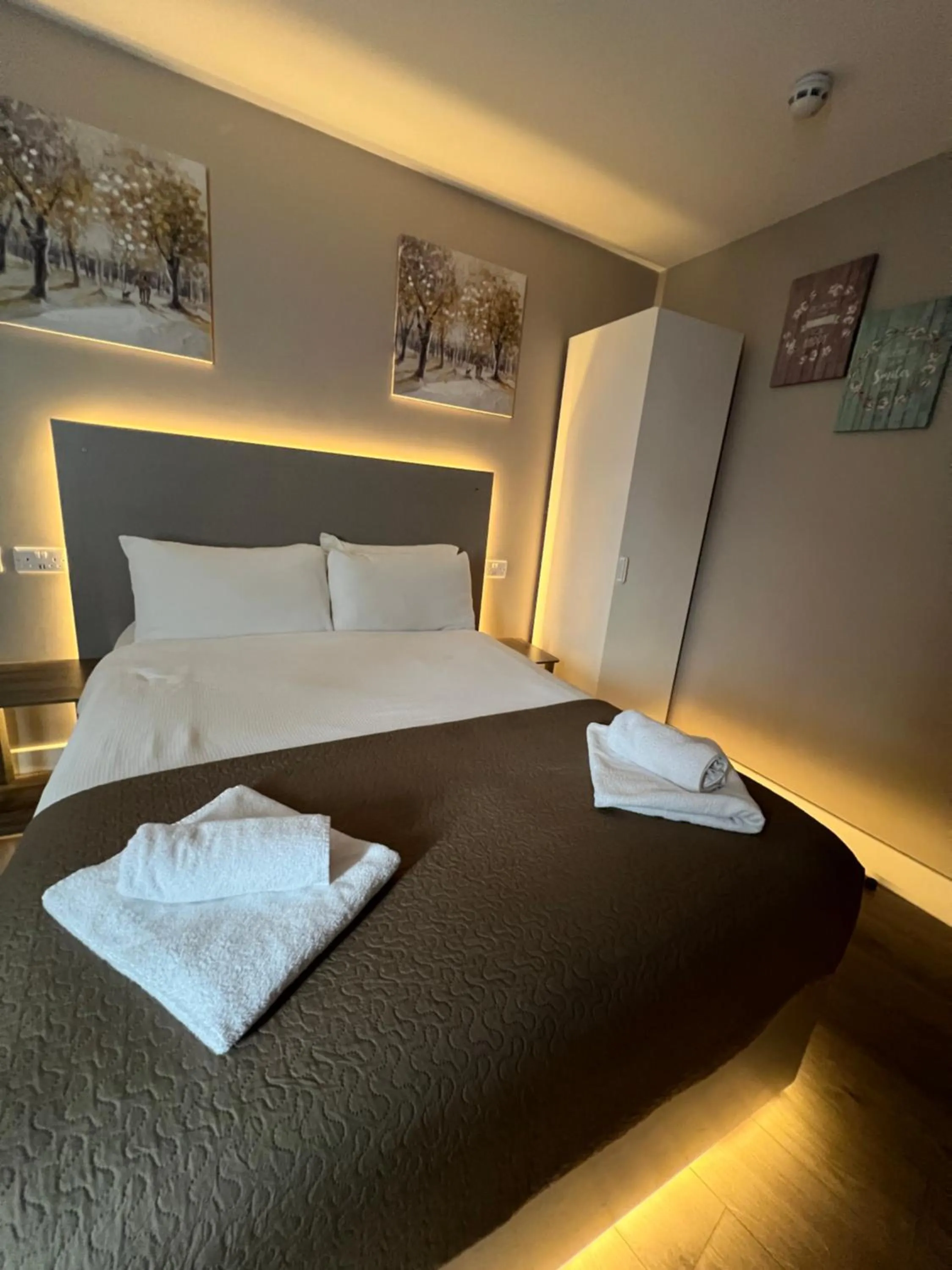 Bed in Paragraph Edmonton