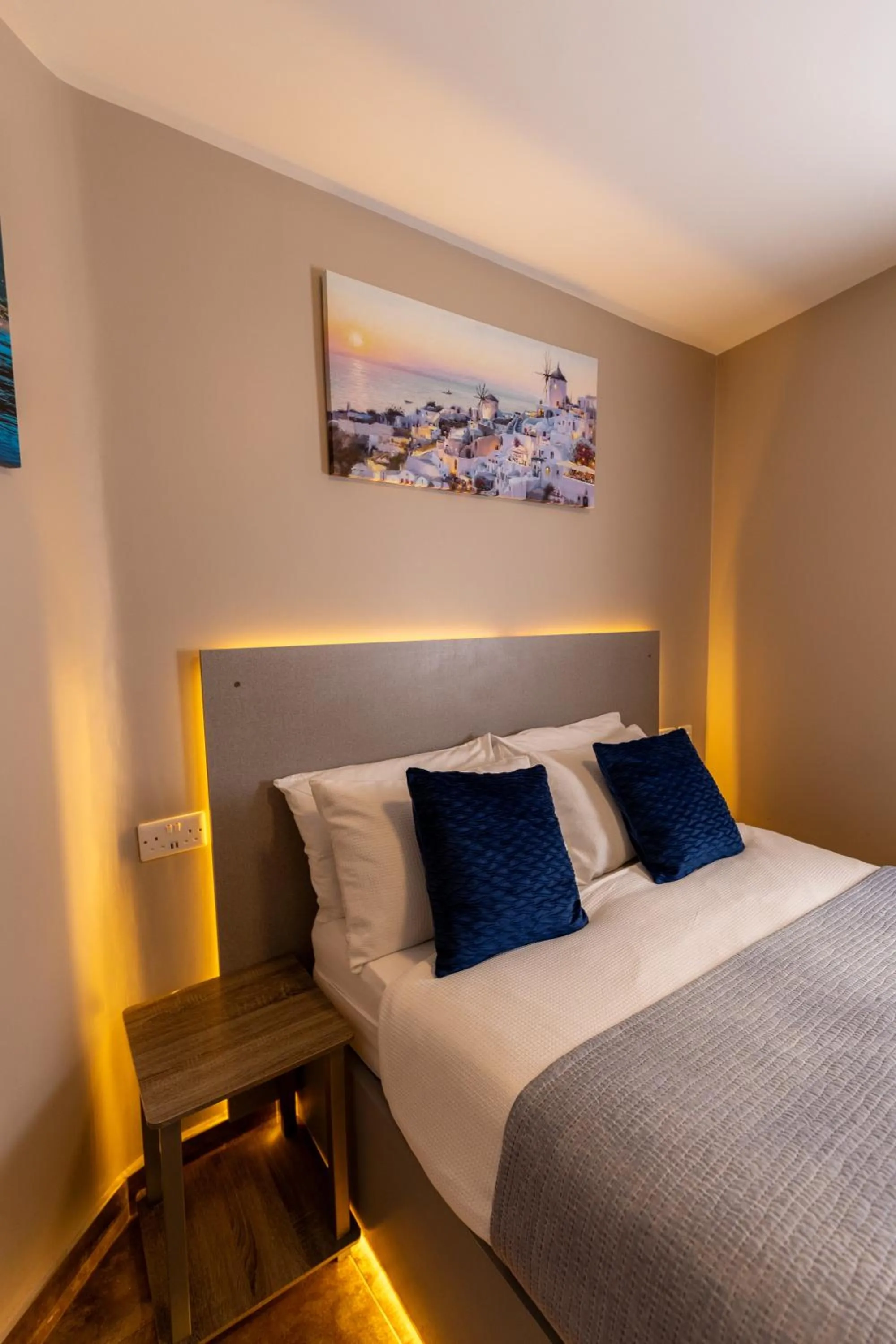 Bed in Paragraph Edmonton