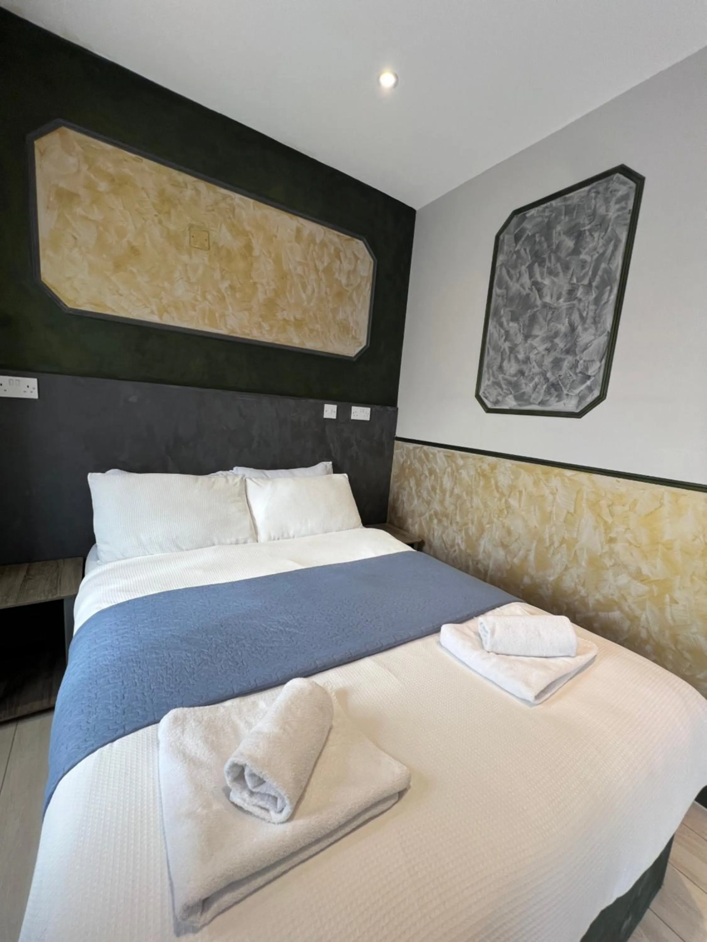 Bed in Paragraph Edmonton