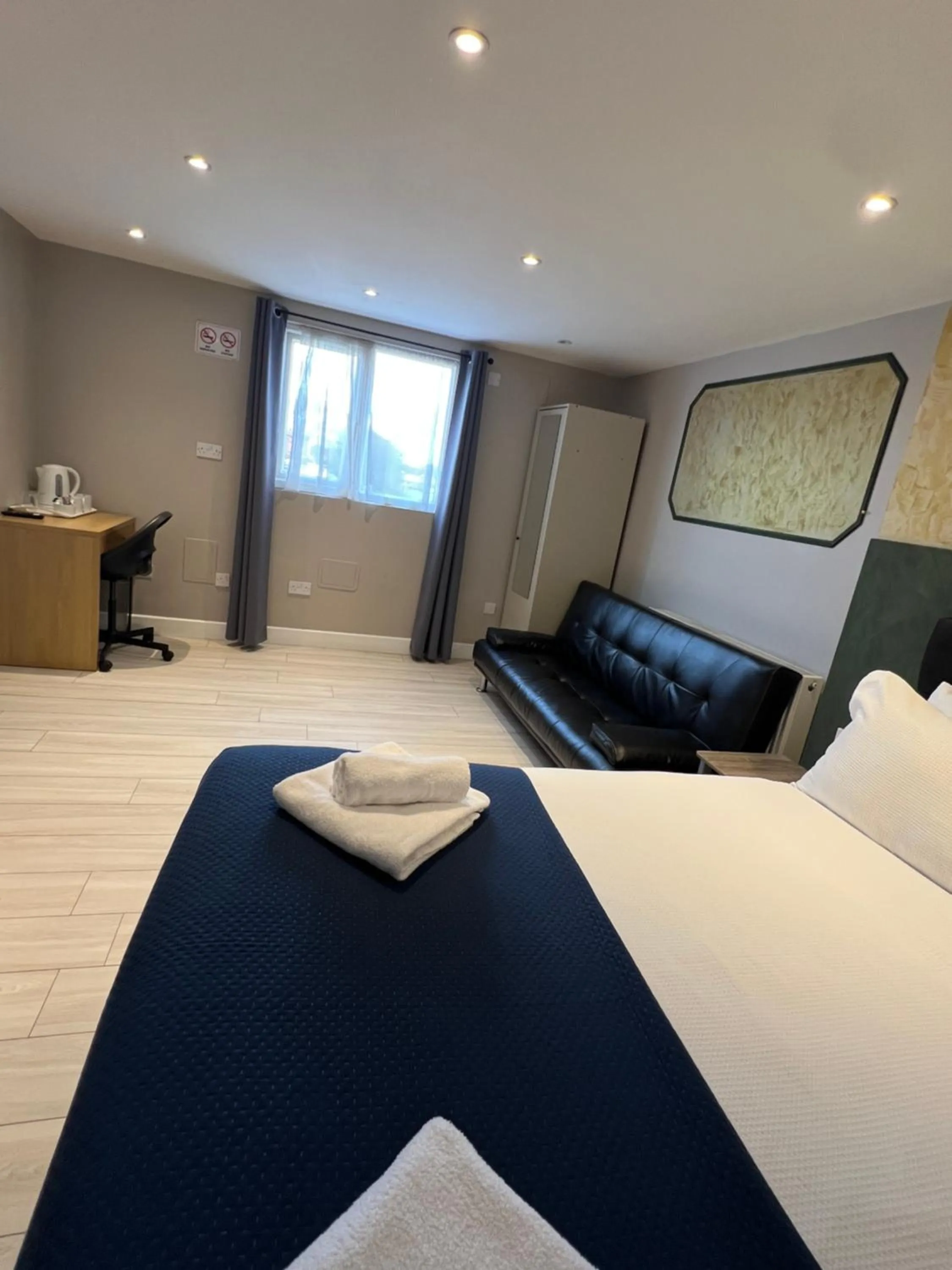 Bed in Paragraph Edmonton