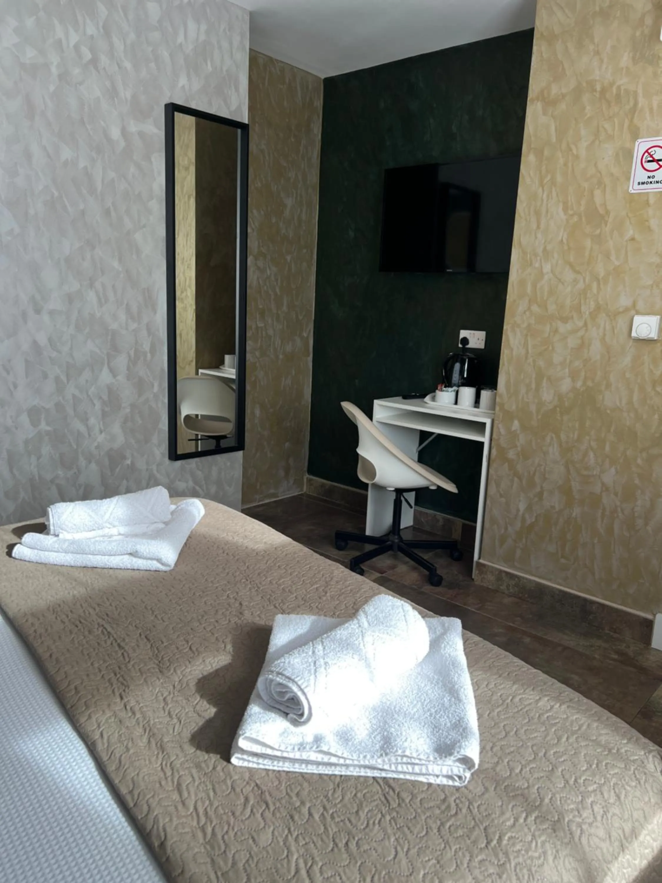 Bed in Paragraph Edmonton