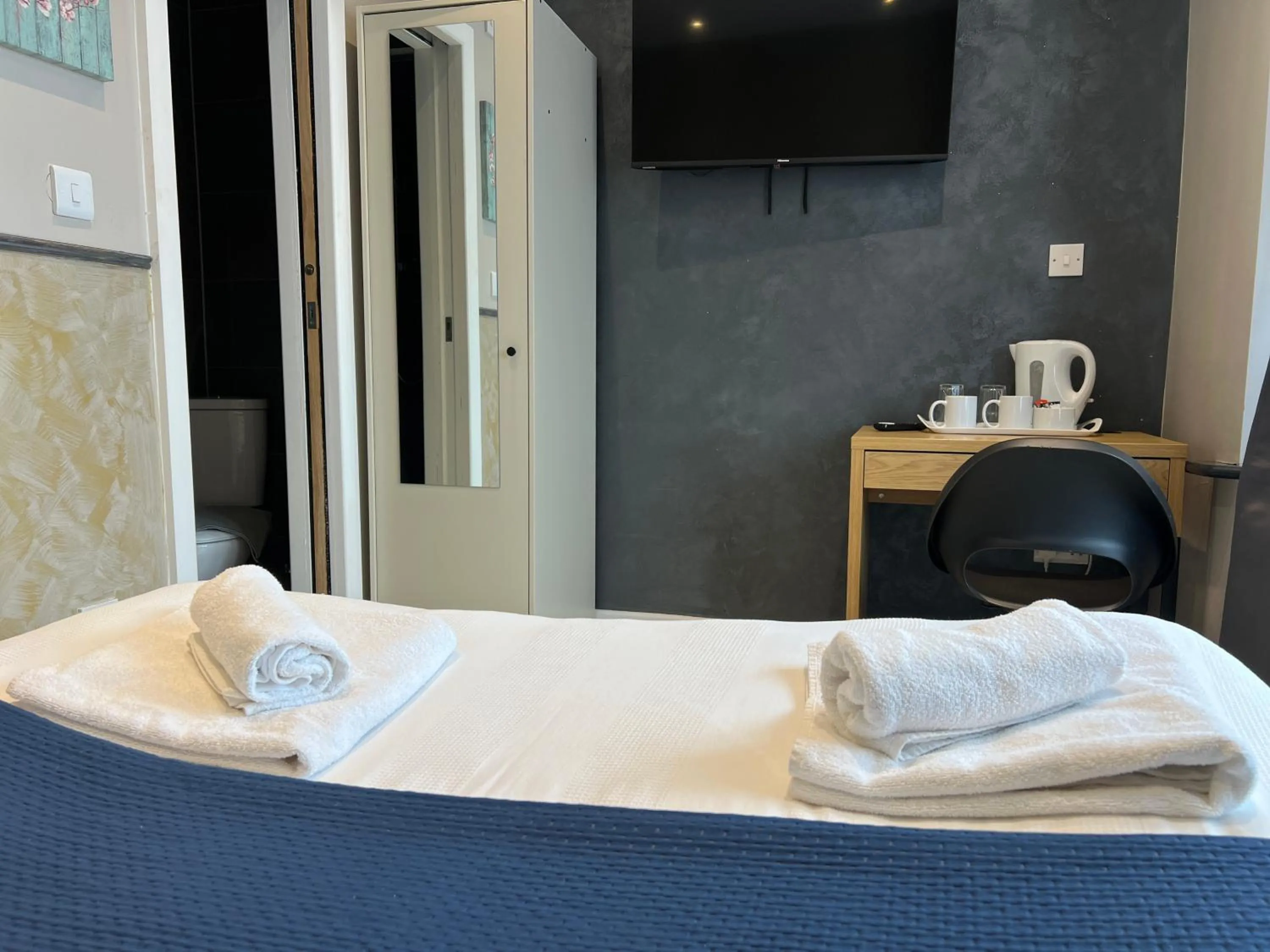 Bed in Paragraph Edmonton