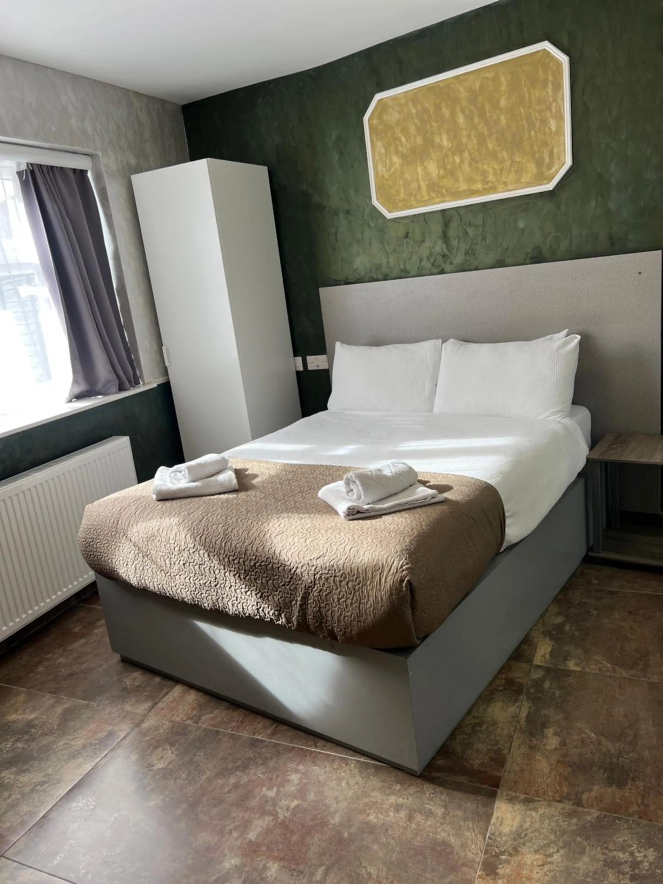 Bed in Paragraph Edmonton