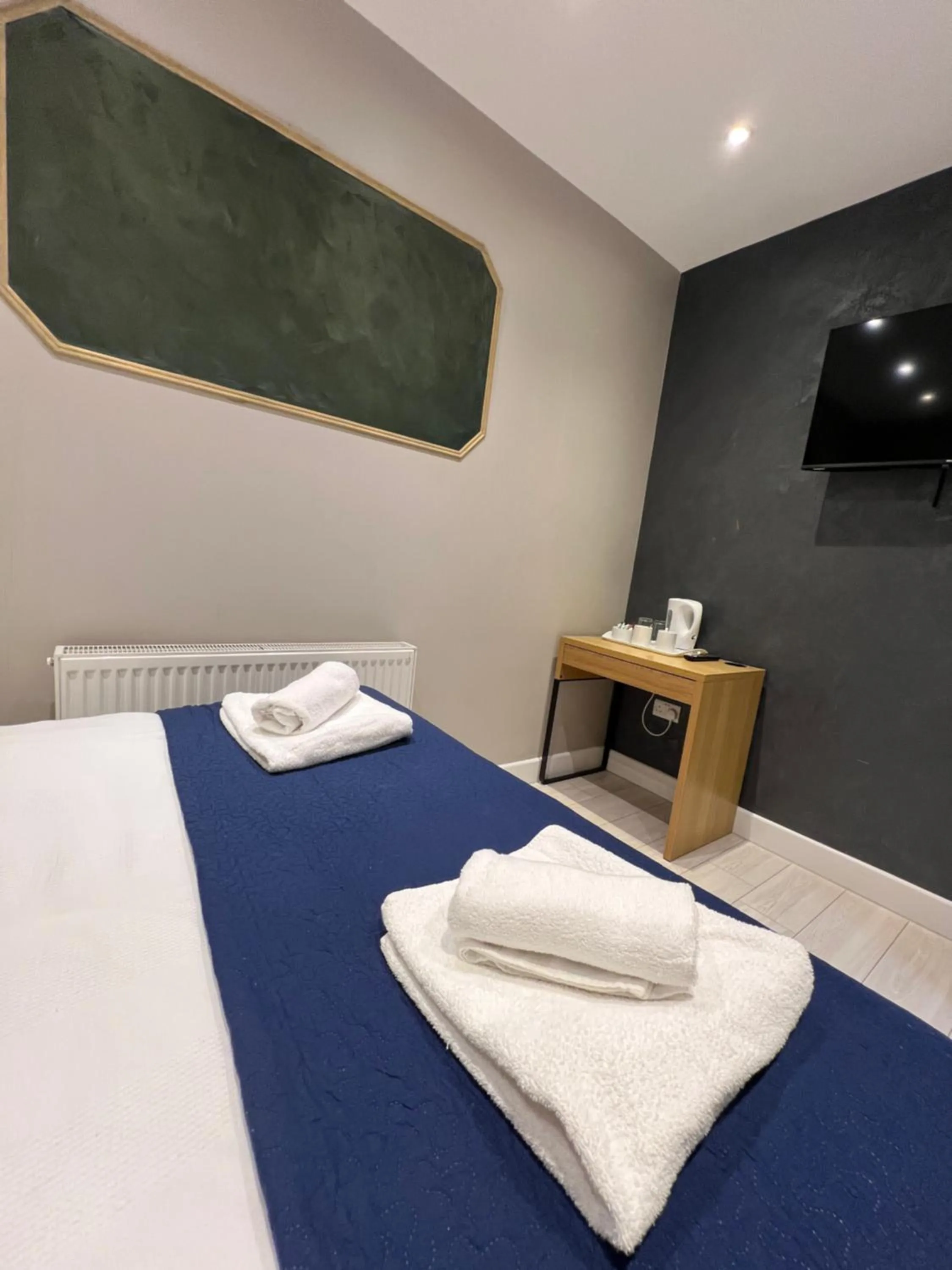 Bed in Paragraph Edmonton