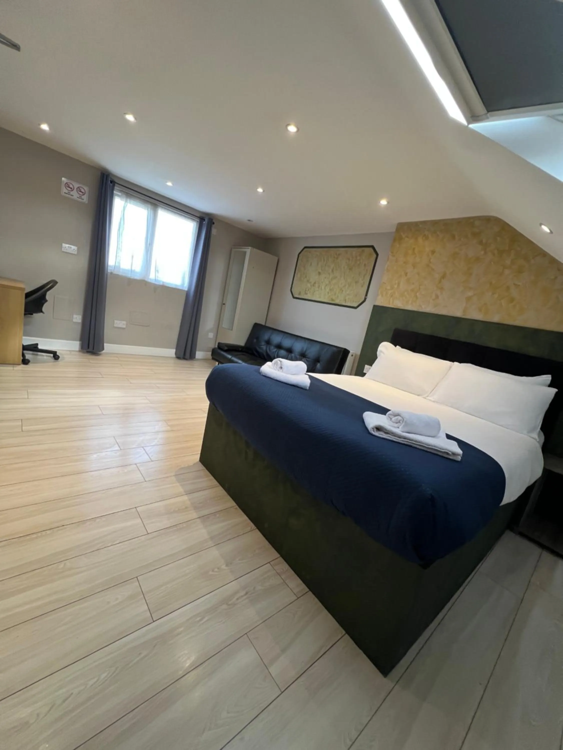 Bed in Paragraph Edmonton