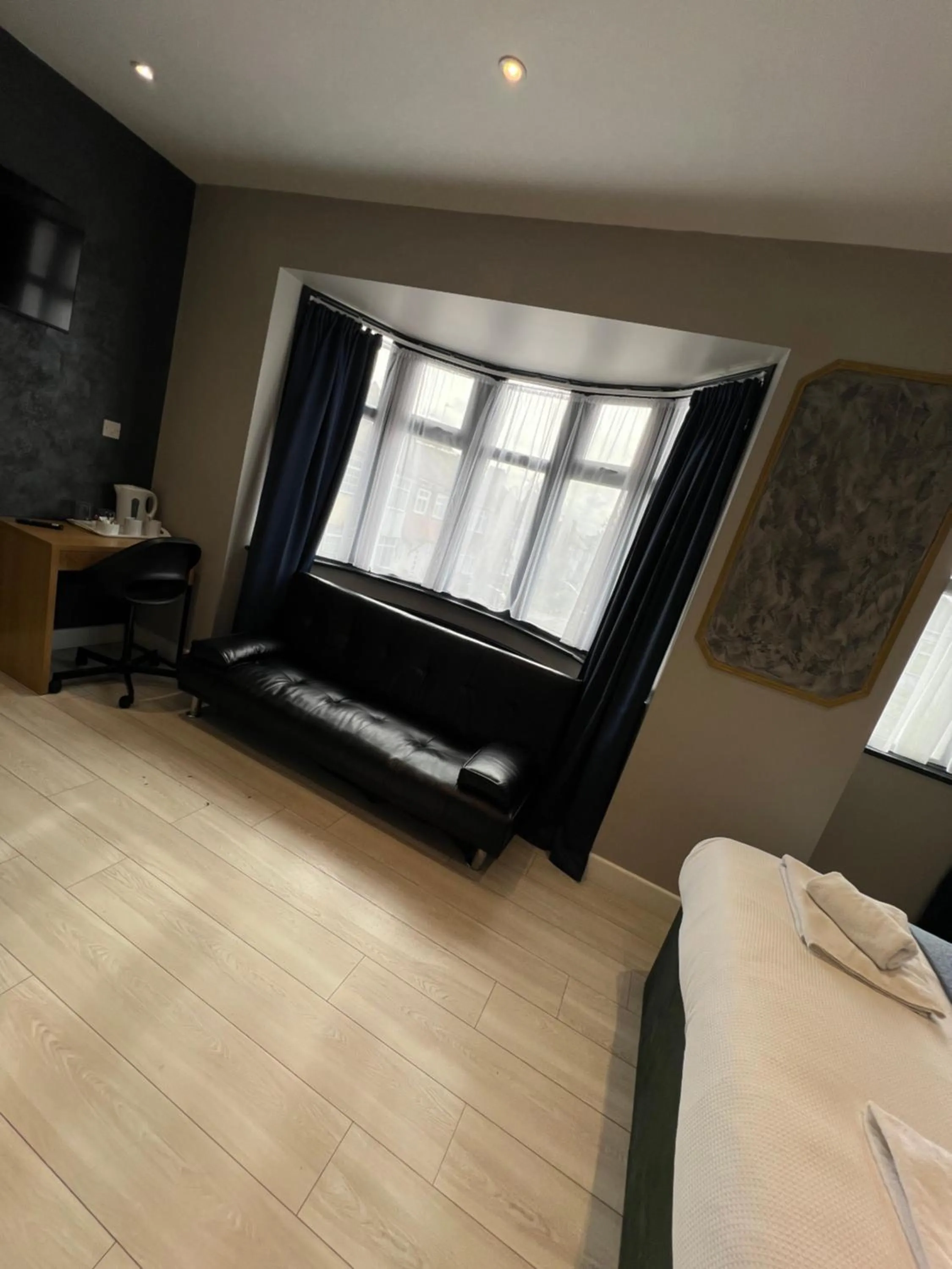 Bed in Paragraph Edmonton