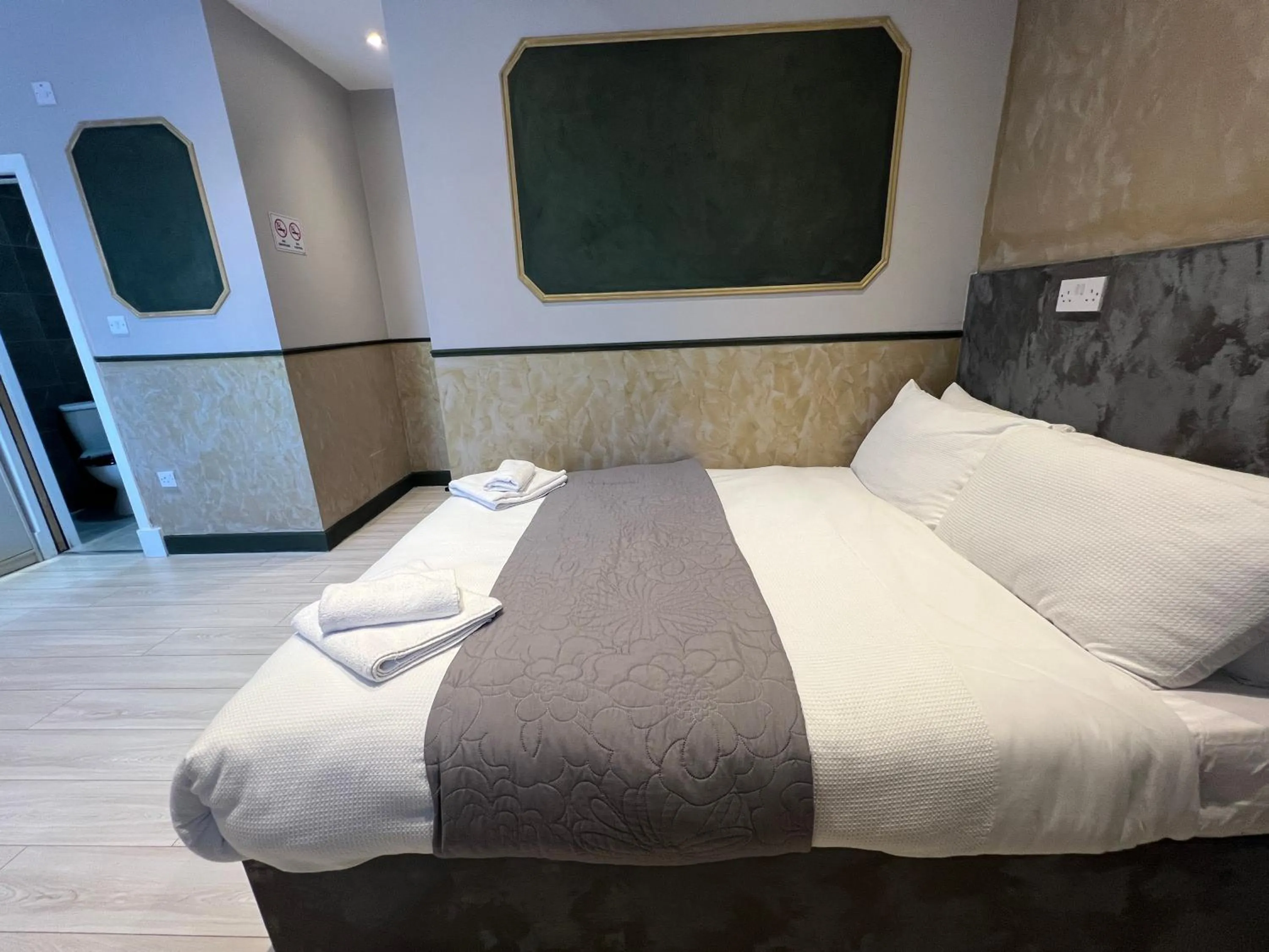 Bed in Paragraph Edmonton