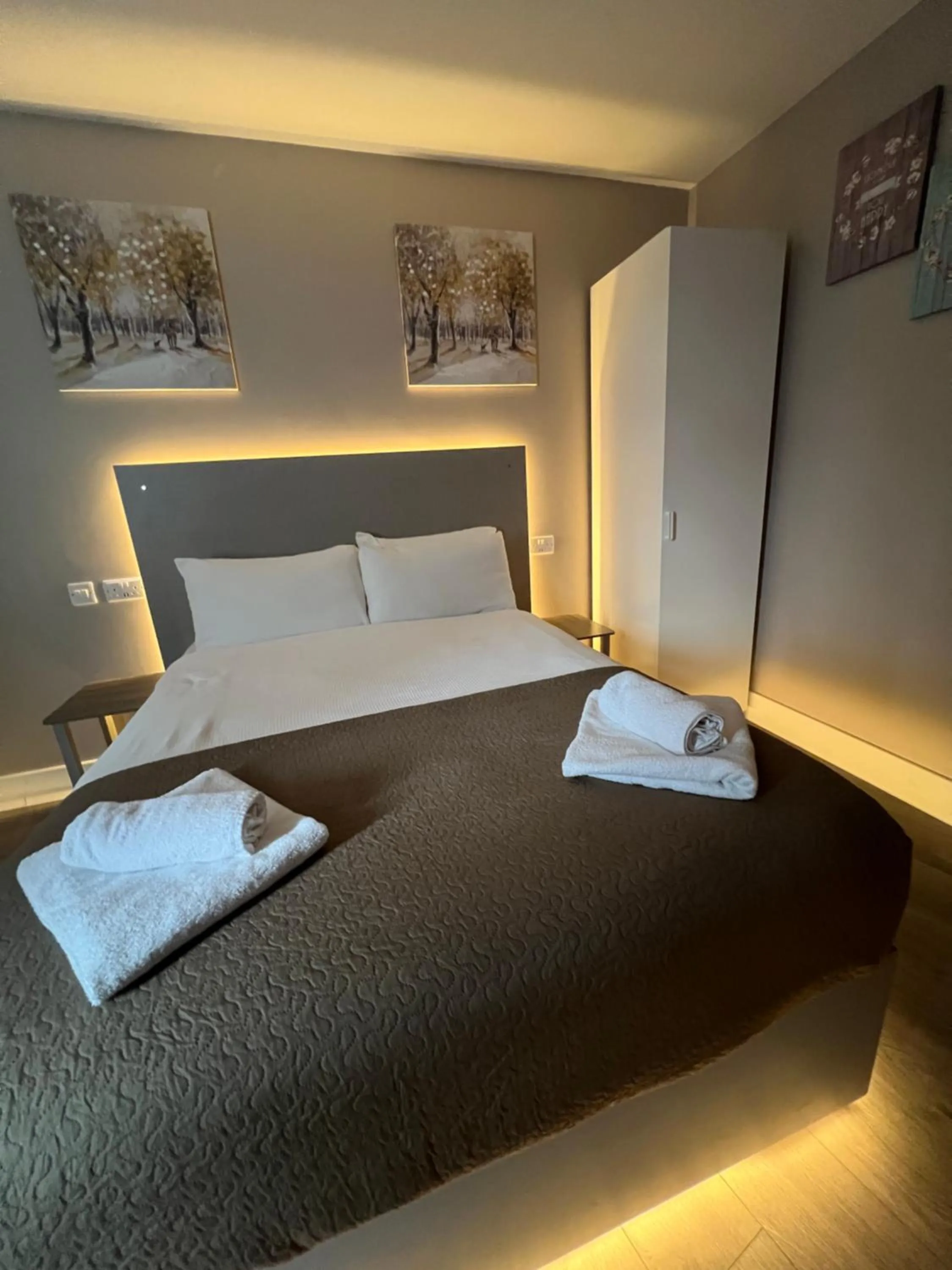 Bed in Paragraph Edmonton