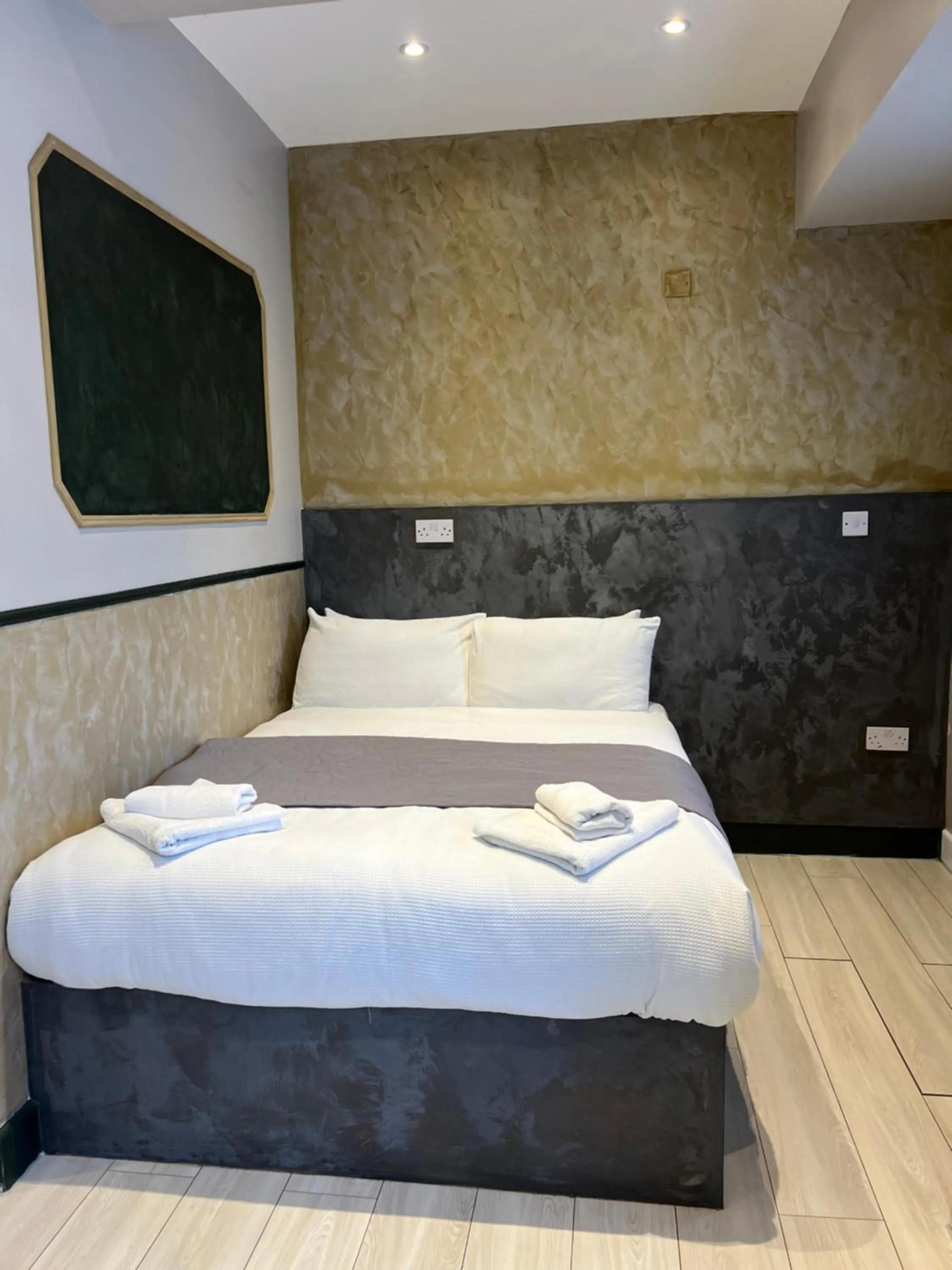 Bed in Paragraph Edmonton