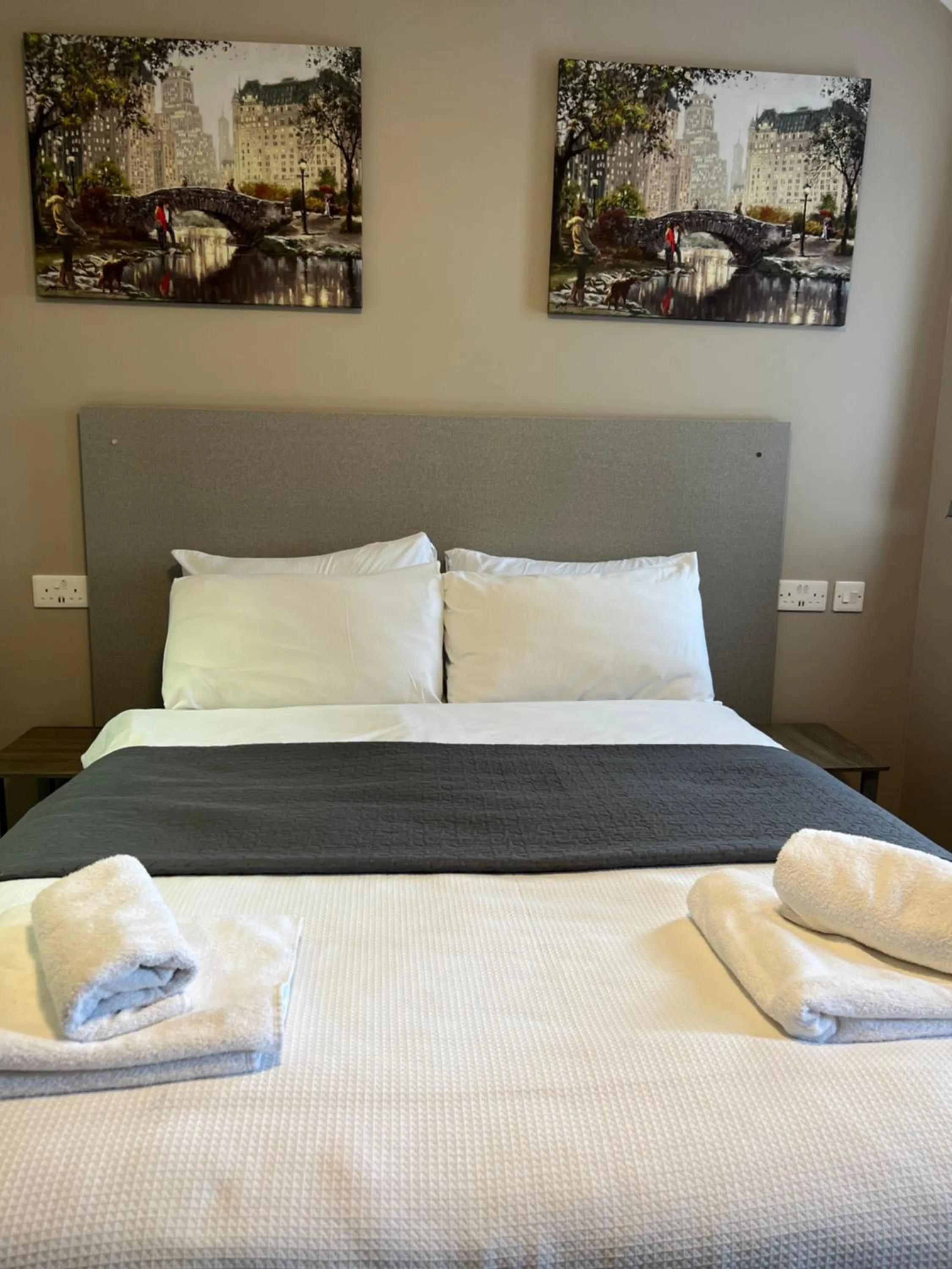 Bed in Paragraph Edmonton