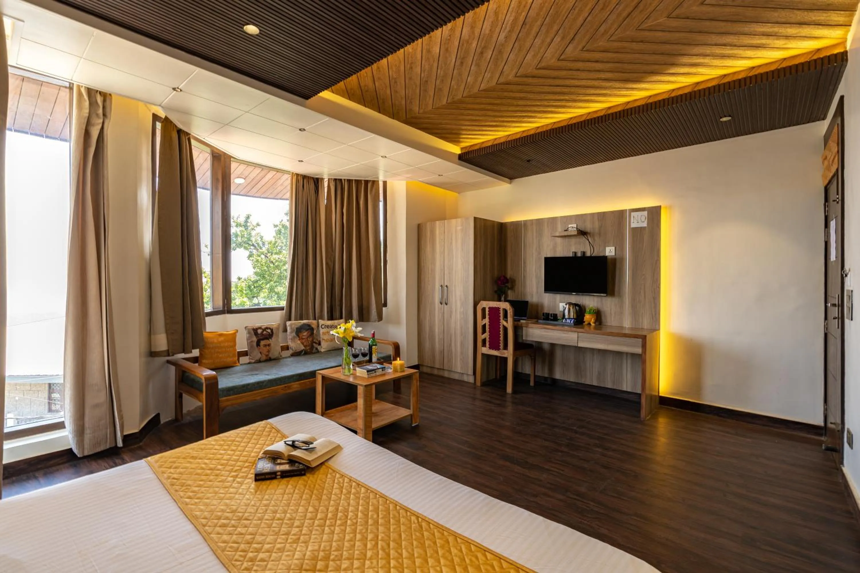 Communal lounge/ TV room, Bed in The Social Stays Mussoorie