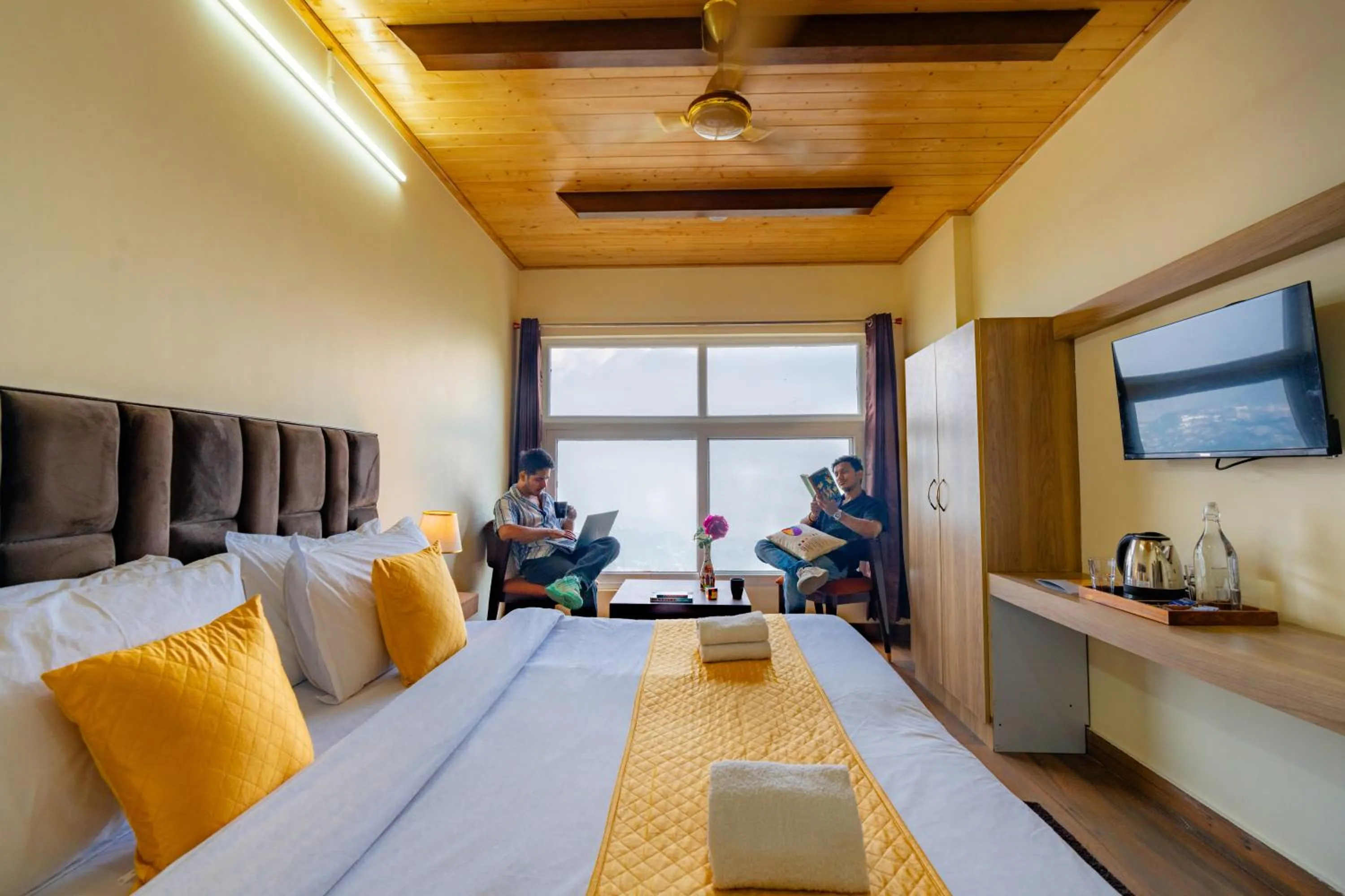 Communal lounge/ TV room, Bed in The Social Stays Mussoorie