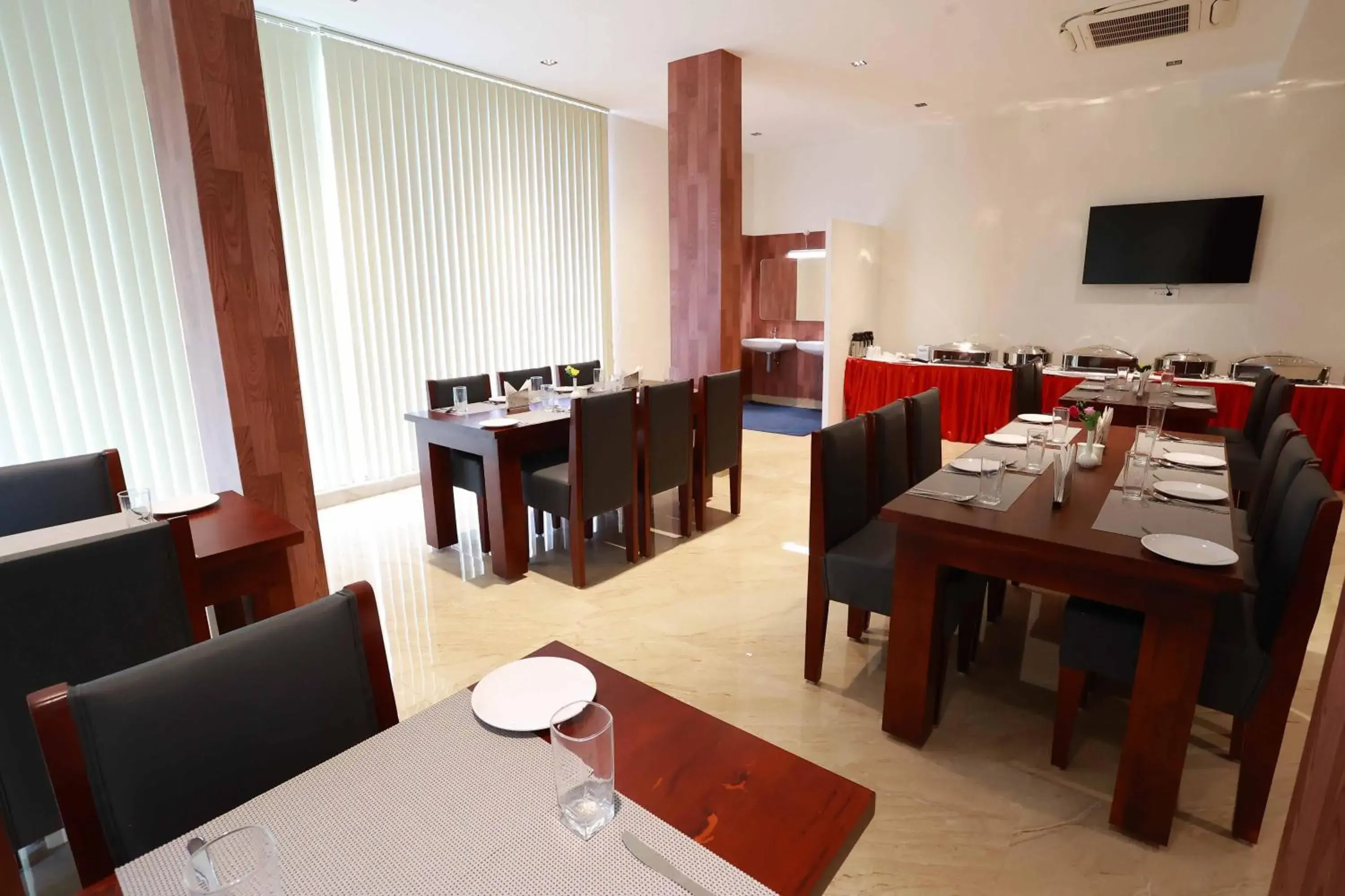 Restaurant/places to eat in HOTEL BLUEMOON Restaurant/places to eat in HOTEL BLUEMOON