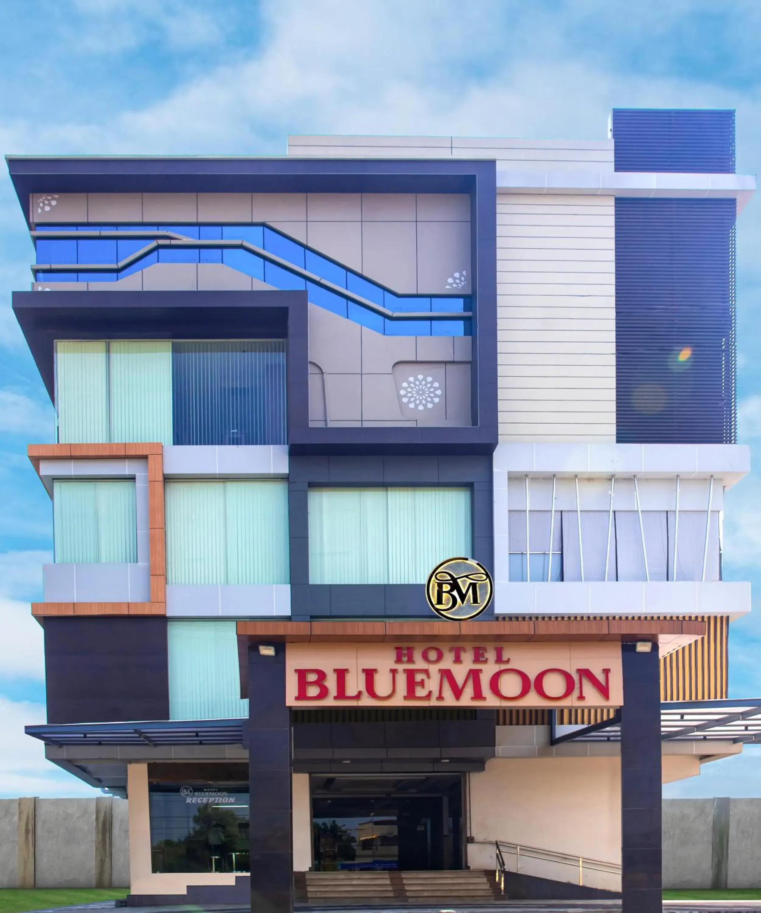 Property building in HOTEL BLUEMOON Property building in HOTEL BLUEMOON