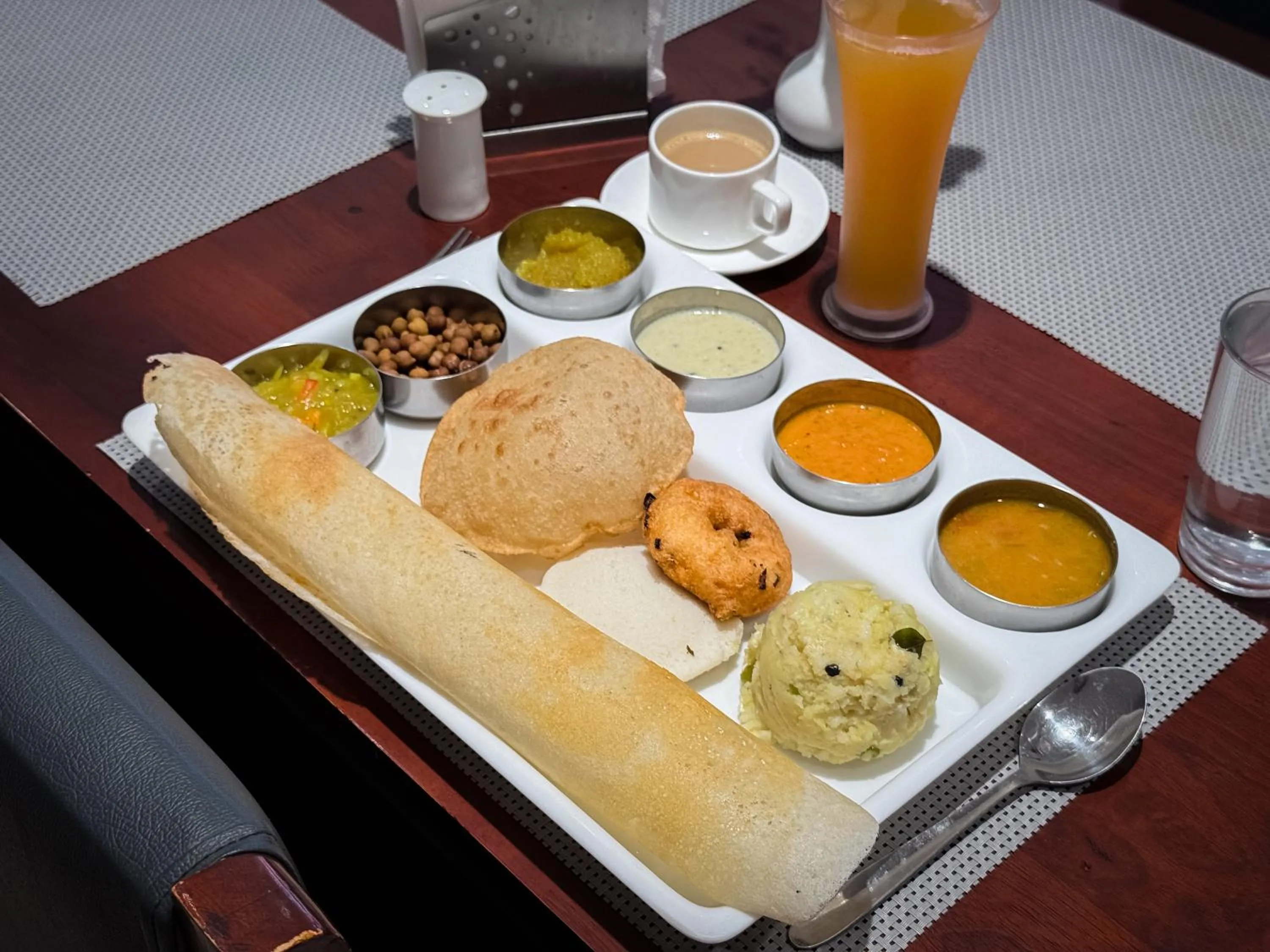 Breakfast in HOTEL BLUEMOON