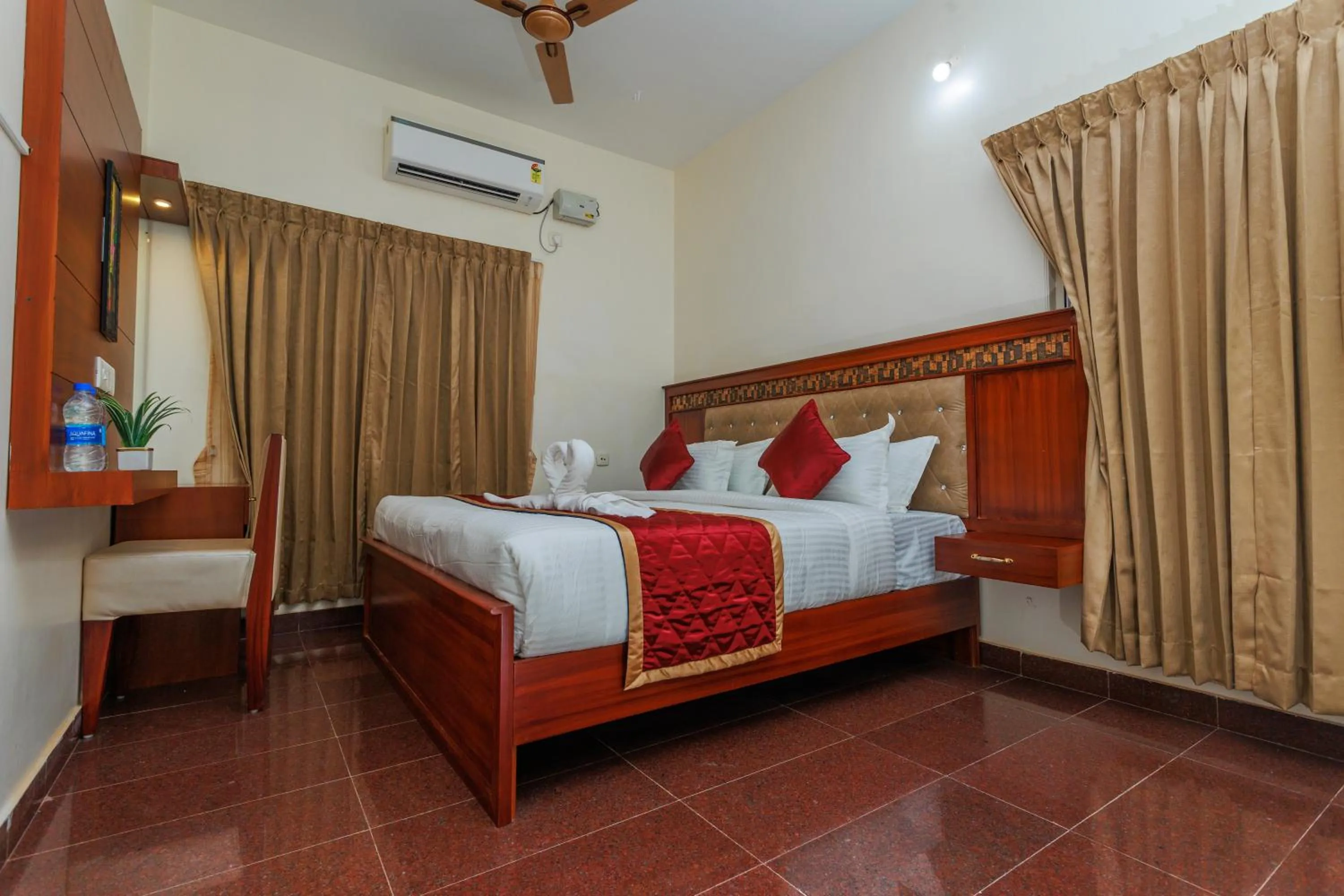 Bedroom, Bed in HOTEL BLUEMOON