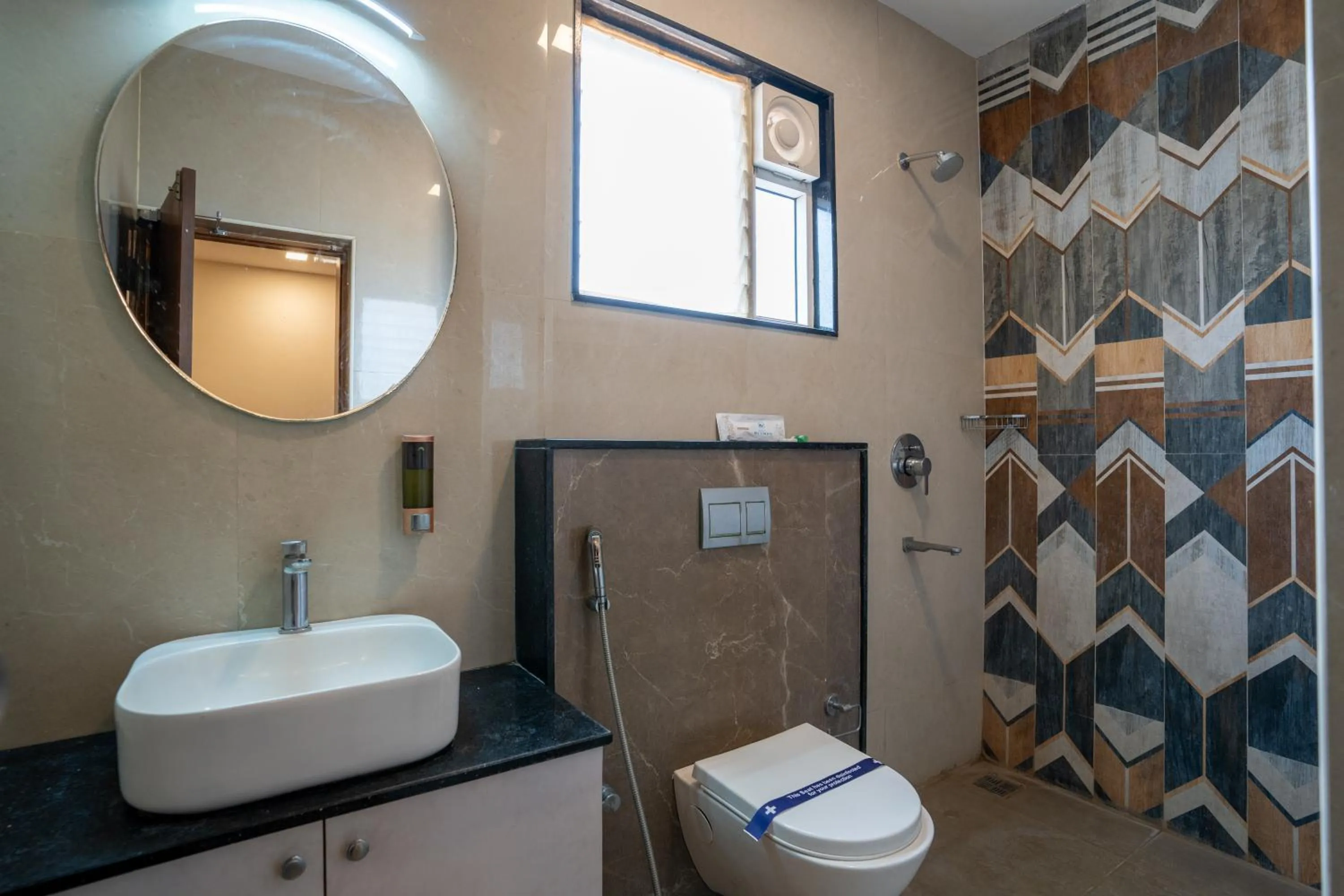 Toilet in HOTEL BLUEMOON