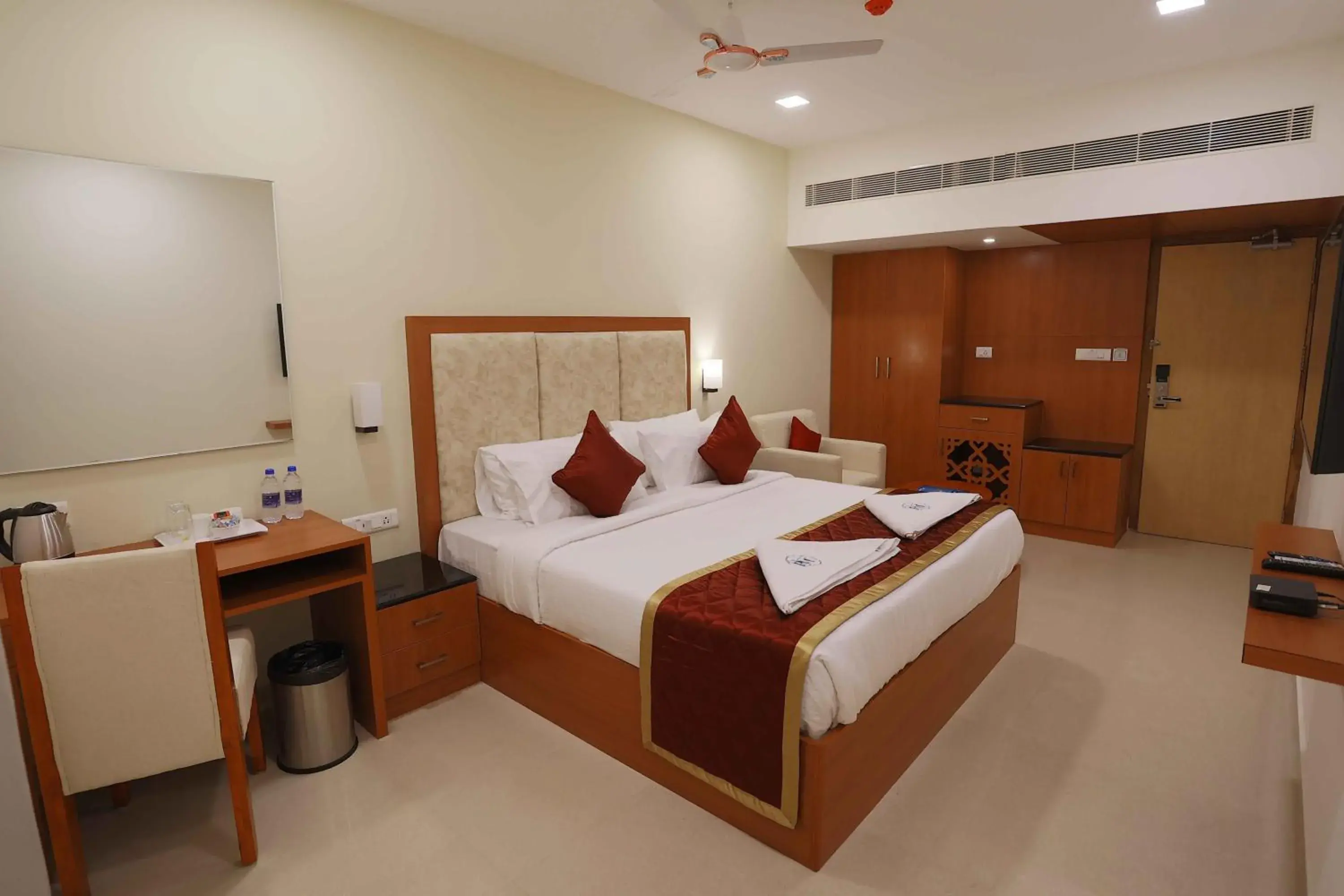 Photo of the whole room, Bed in HOTEL BLUEMOON Photo of the whole room, Bed in HOTEL BLUEMOON