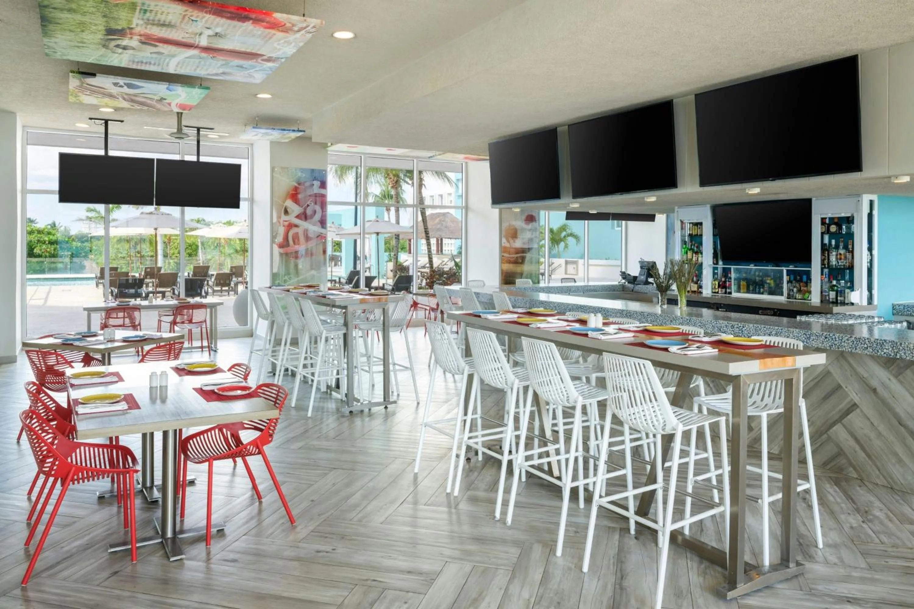 Lounge or bar in The Westin Cancun Resort Villas & Spa