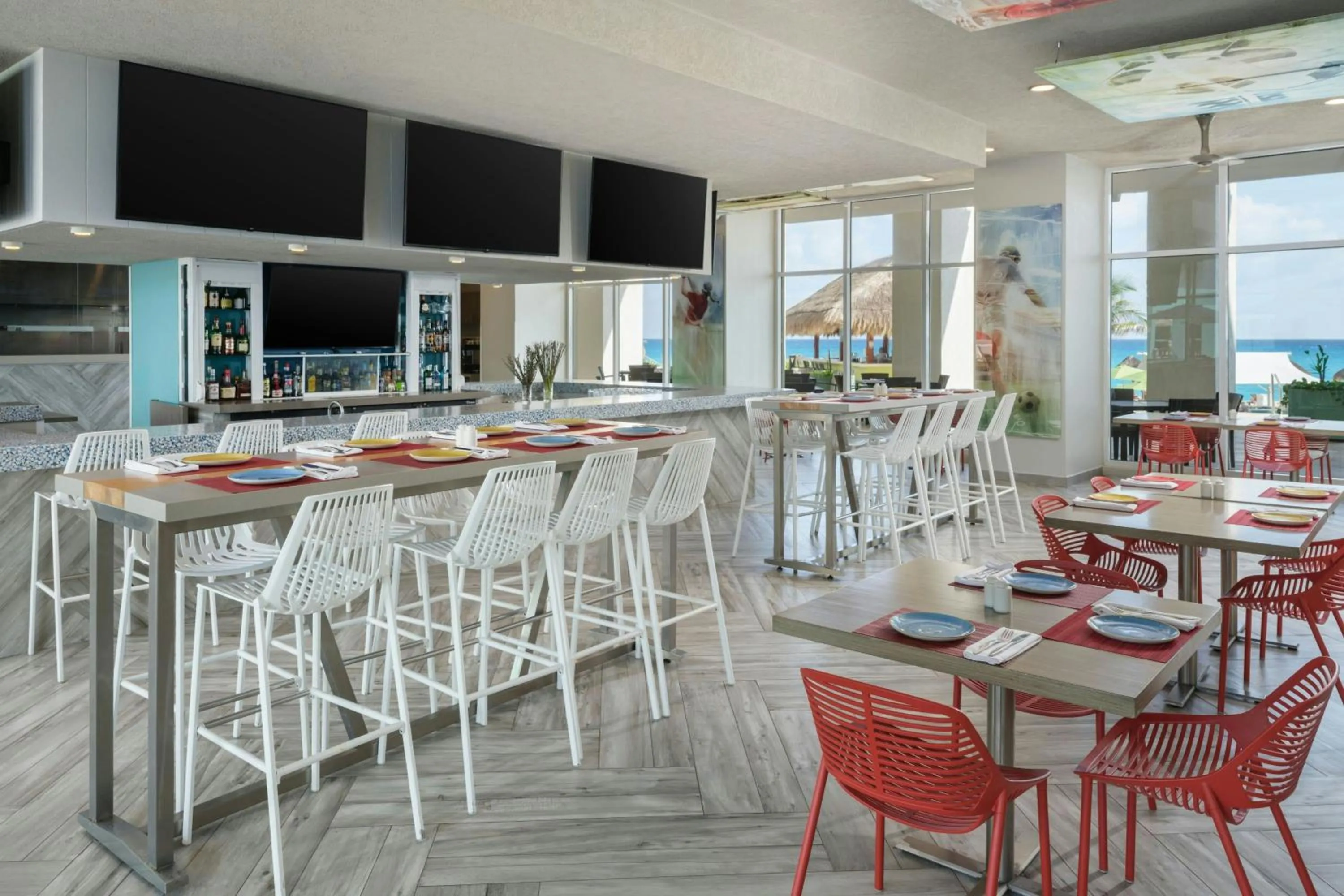 Lounge or bar in The Westin Cancun Resort Villas & Spa