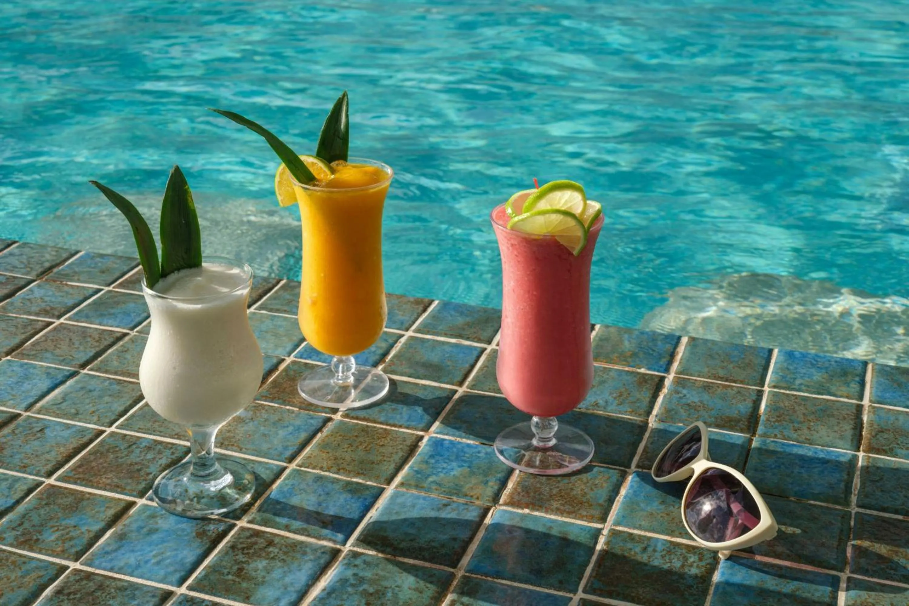 Swimming pool in The Westin Cancun Resort Villas & Spa