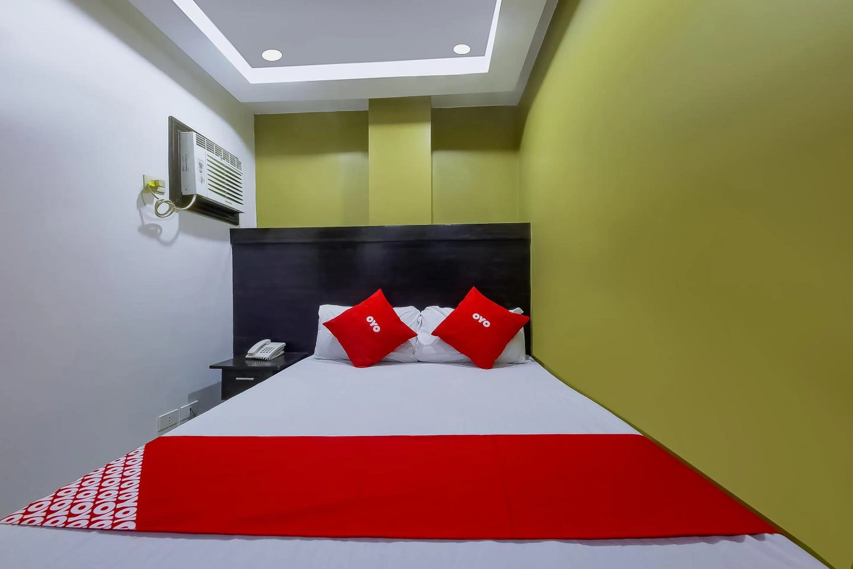 Bedroom, Bed in JQV Hotel