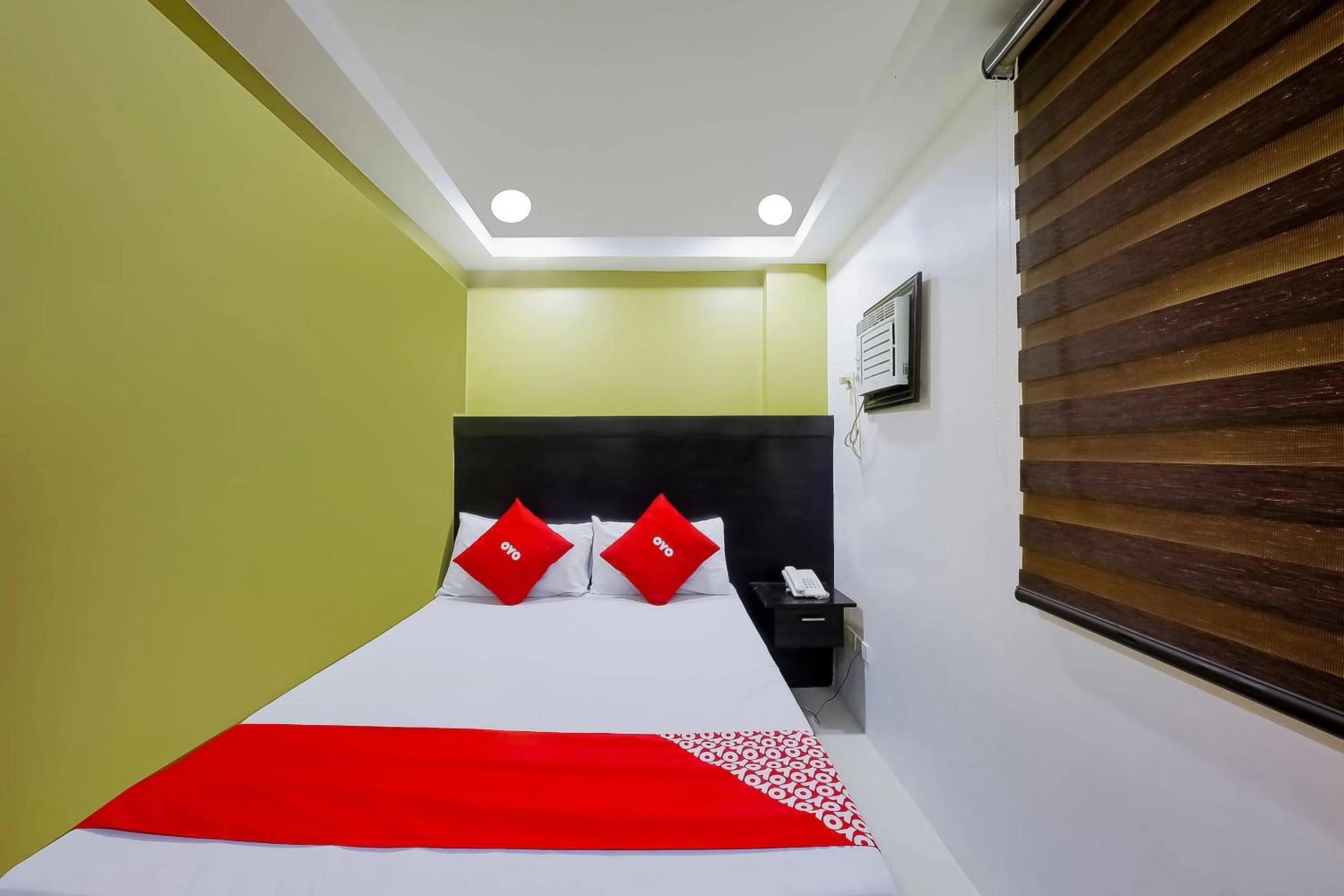 Bedroom, Bed in JQV Hotel