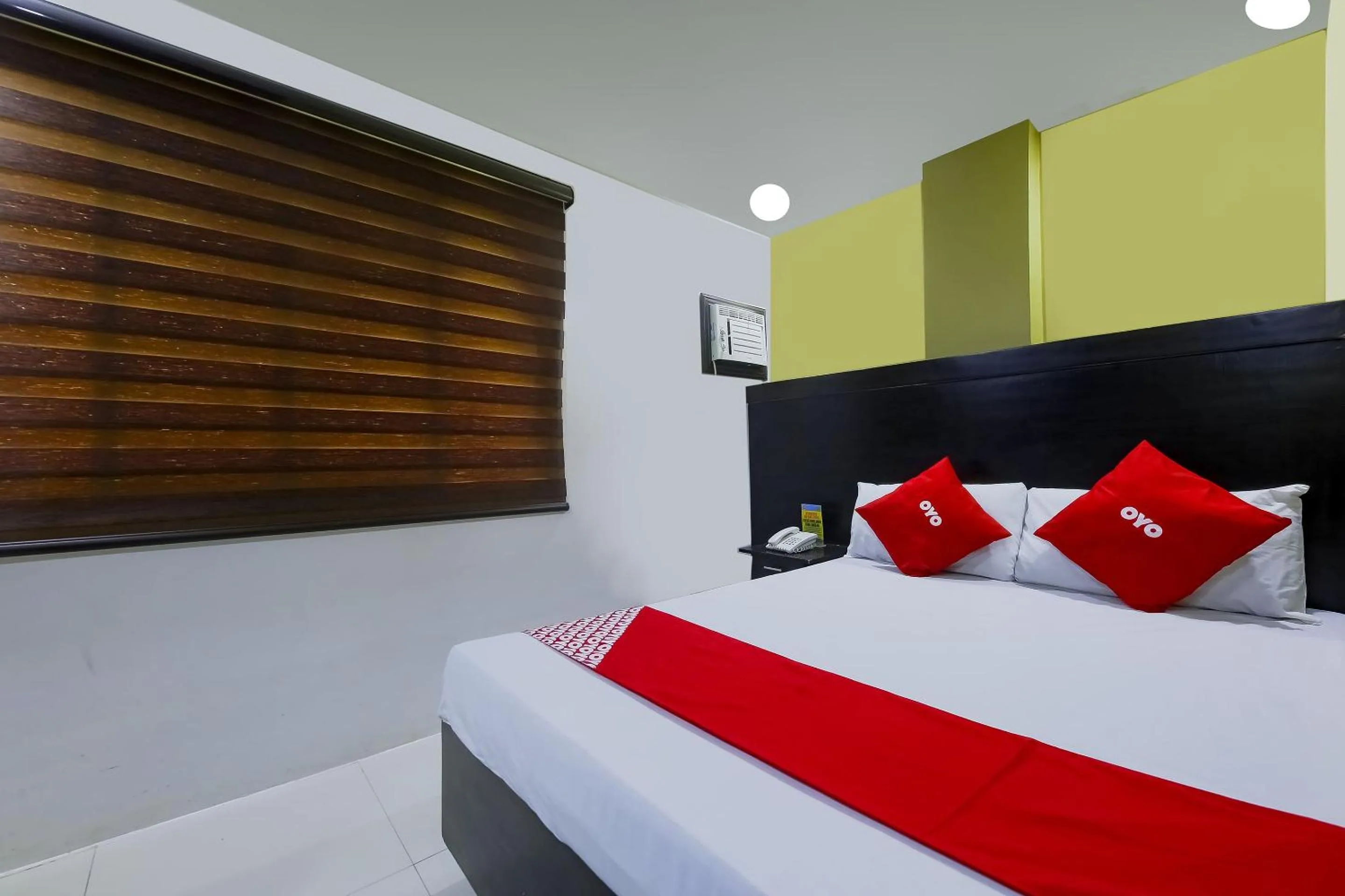 Bedroom, Bed in JQV Hotel