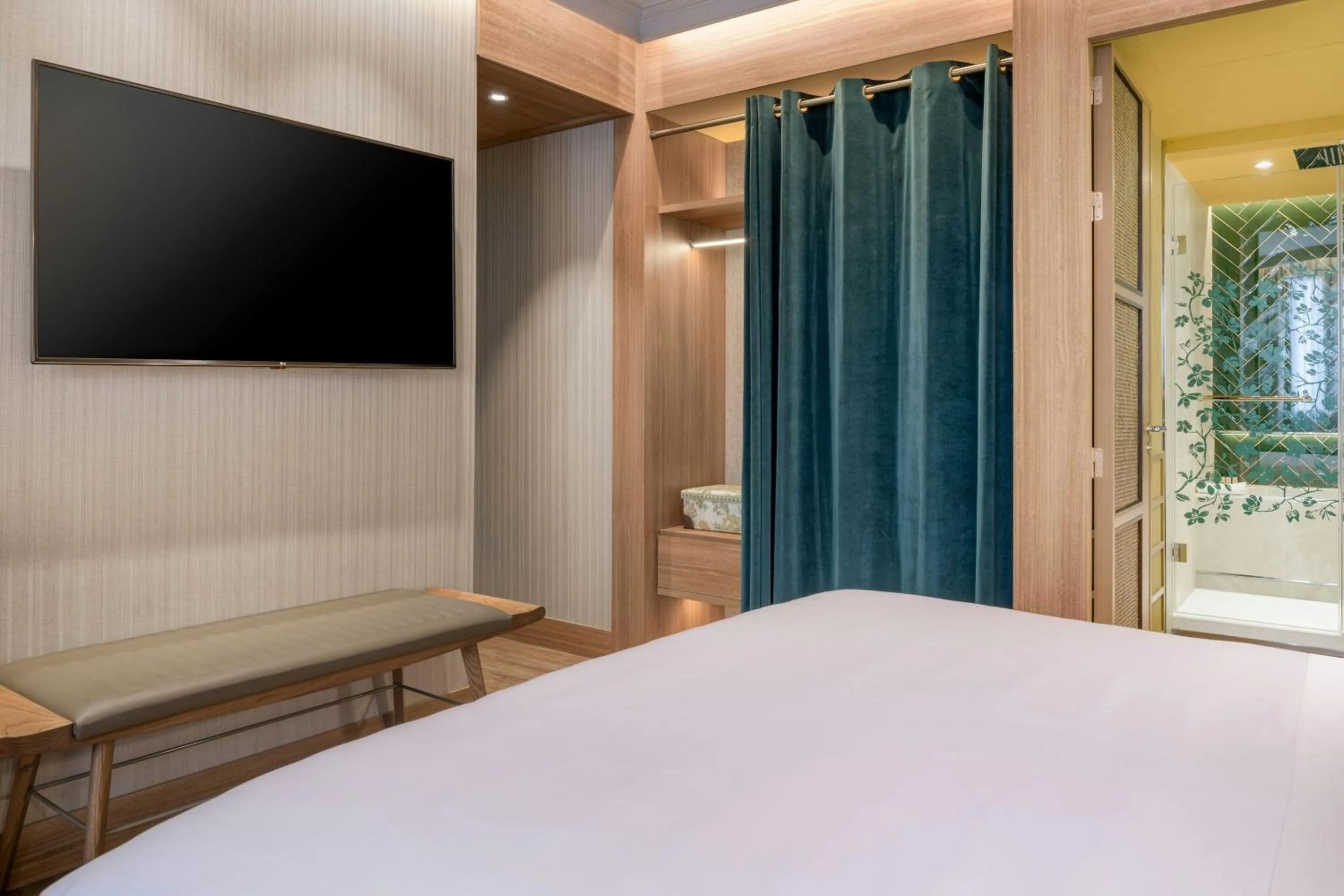 Photo of the whole room, Bed in Querencia de Sevilla, Autograph Collection