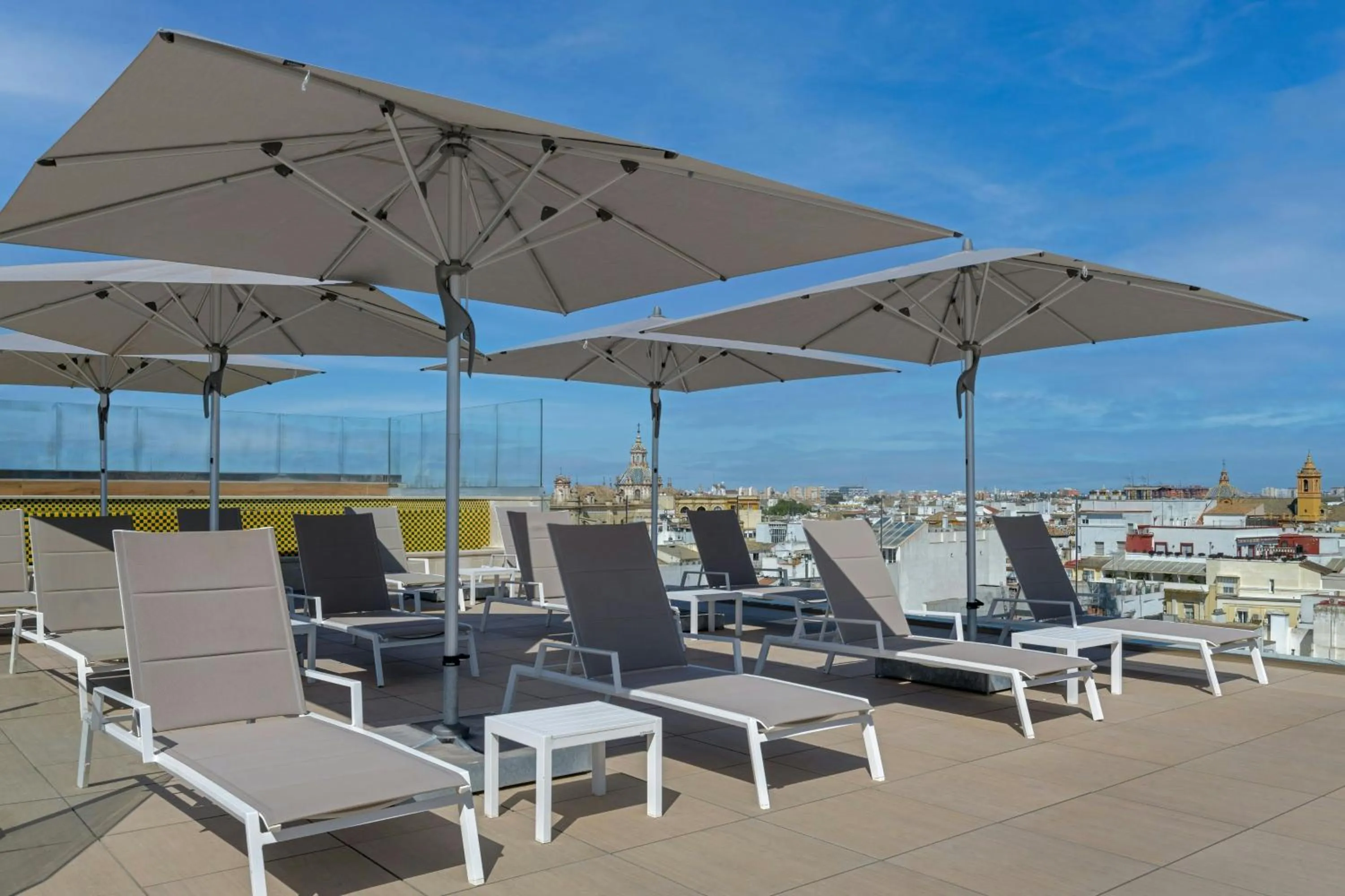 Swimming pool in Querencia de Sevilla, Autograph Collection