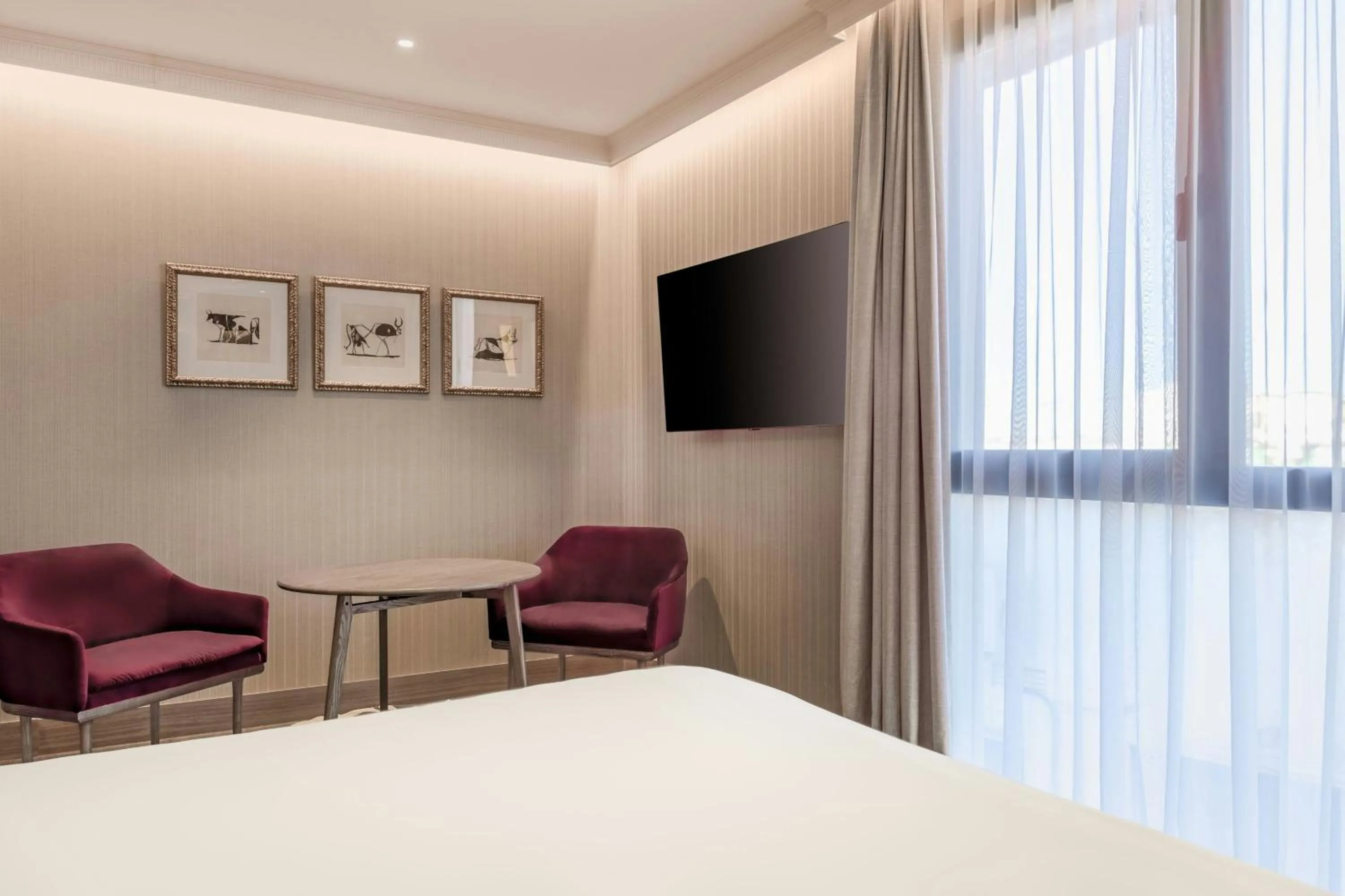 Photo of the whole room, Bed in Querencia de Sevilla, Autograph Collection