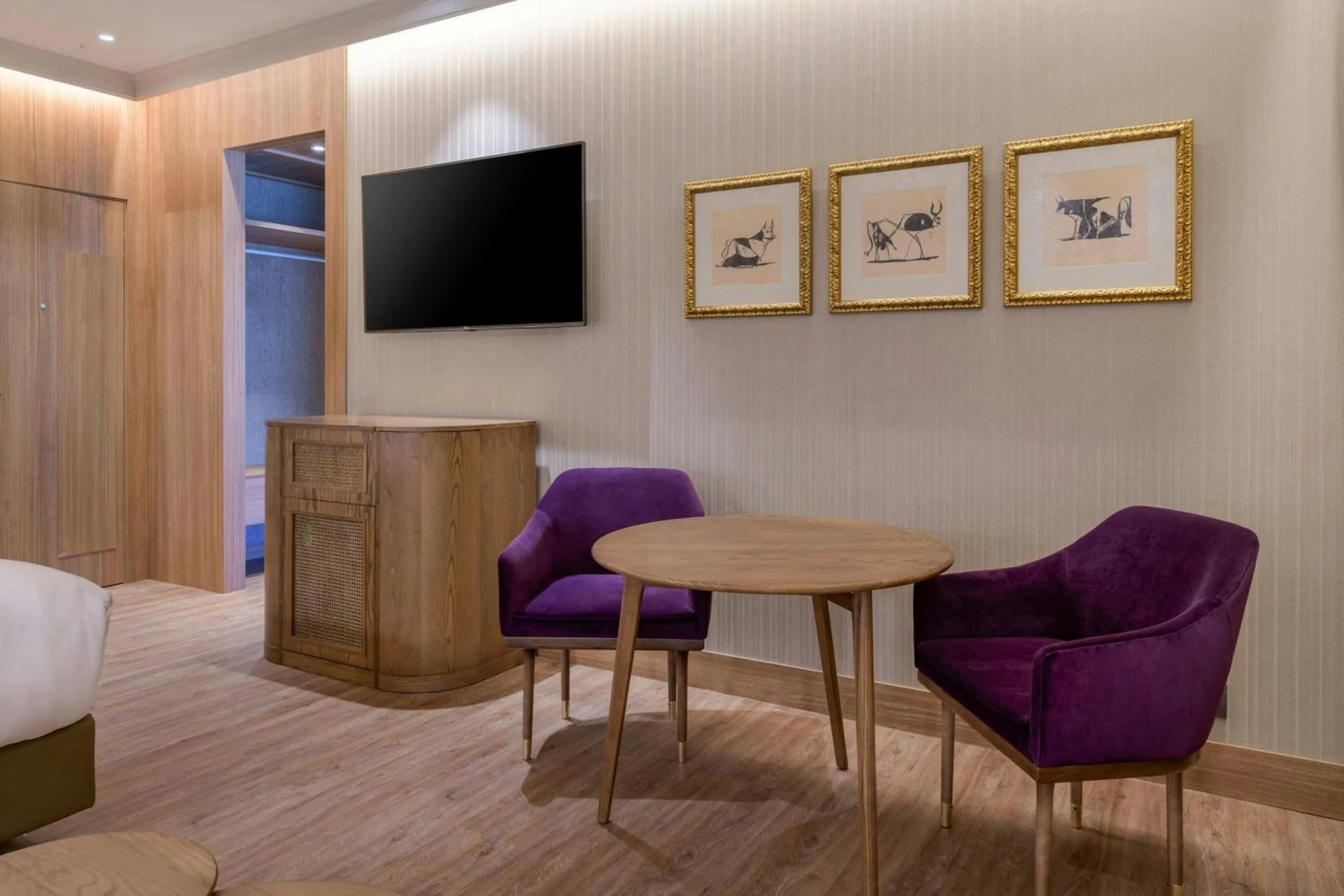 Photo of the whole room in Querencia de Sevilla, Autograph Collection