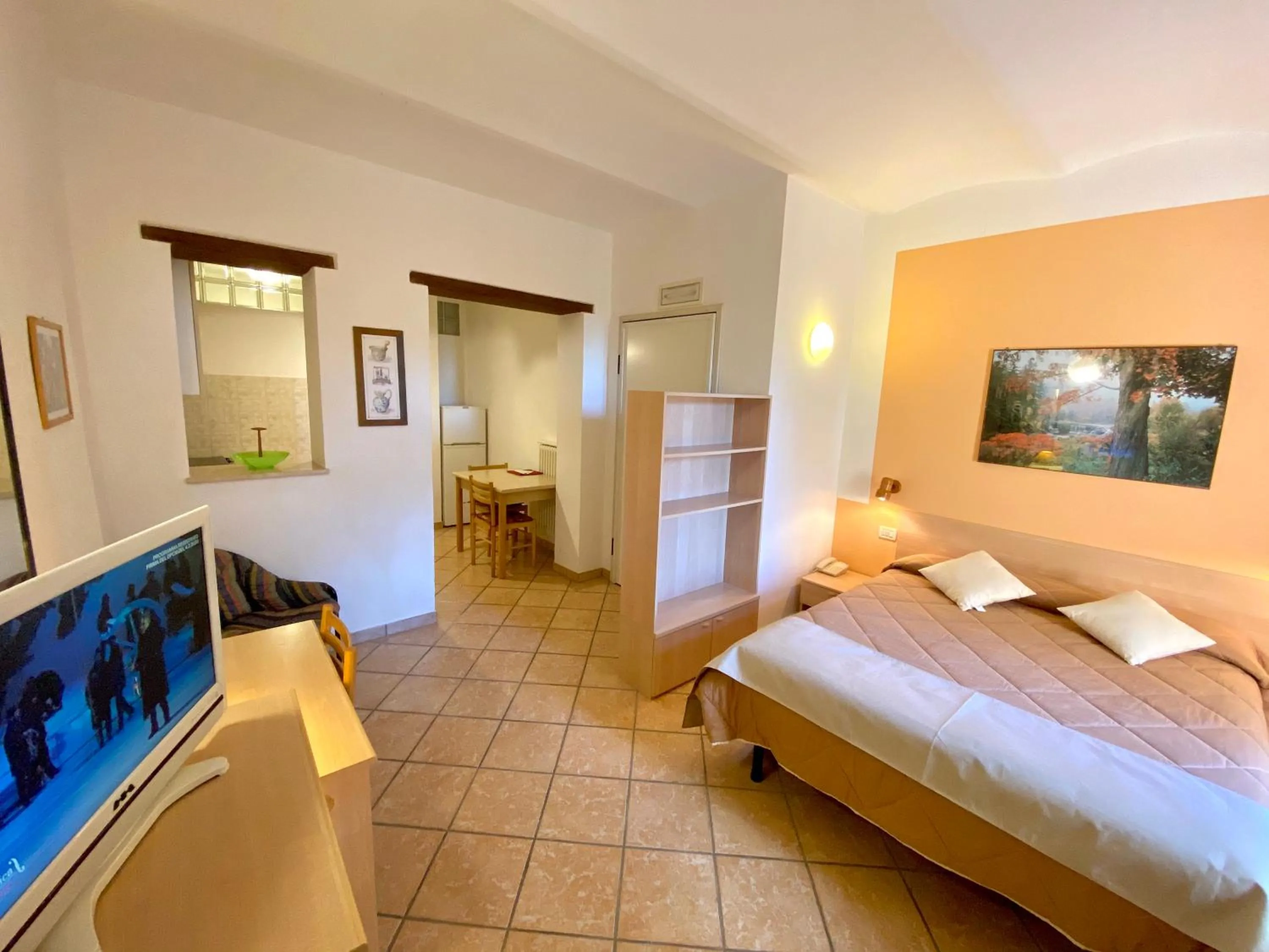 Photo of the whole room, Bed in Hotel Signa