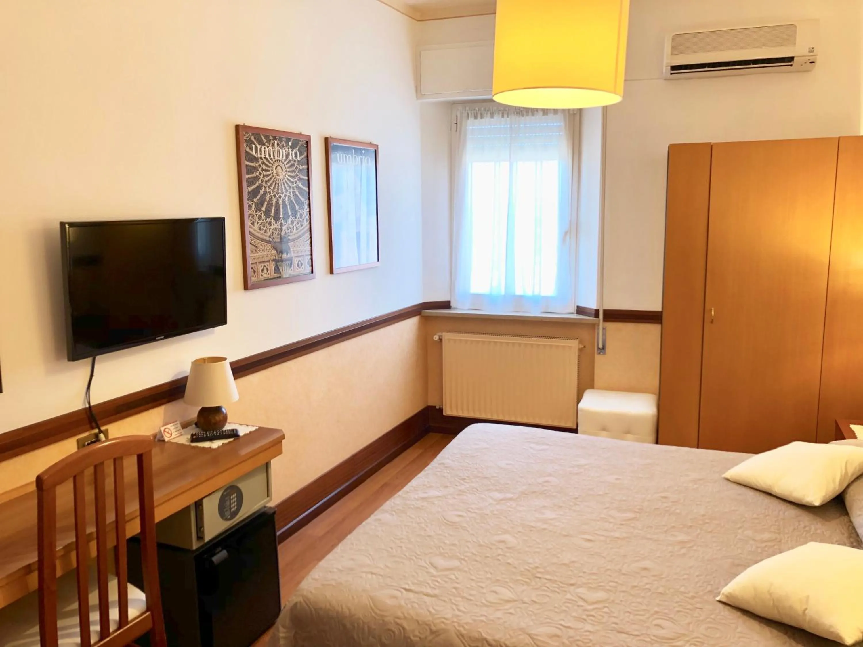 TV and multimedia, Bed in Hotel Signa