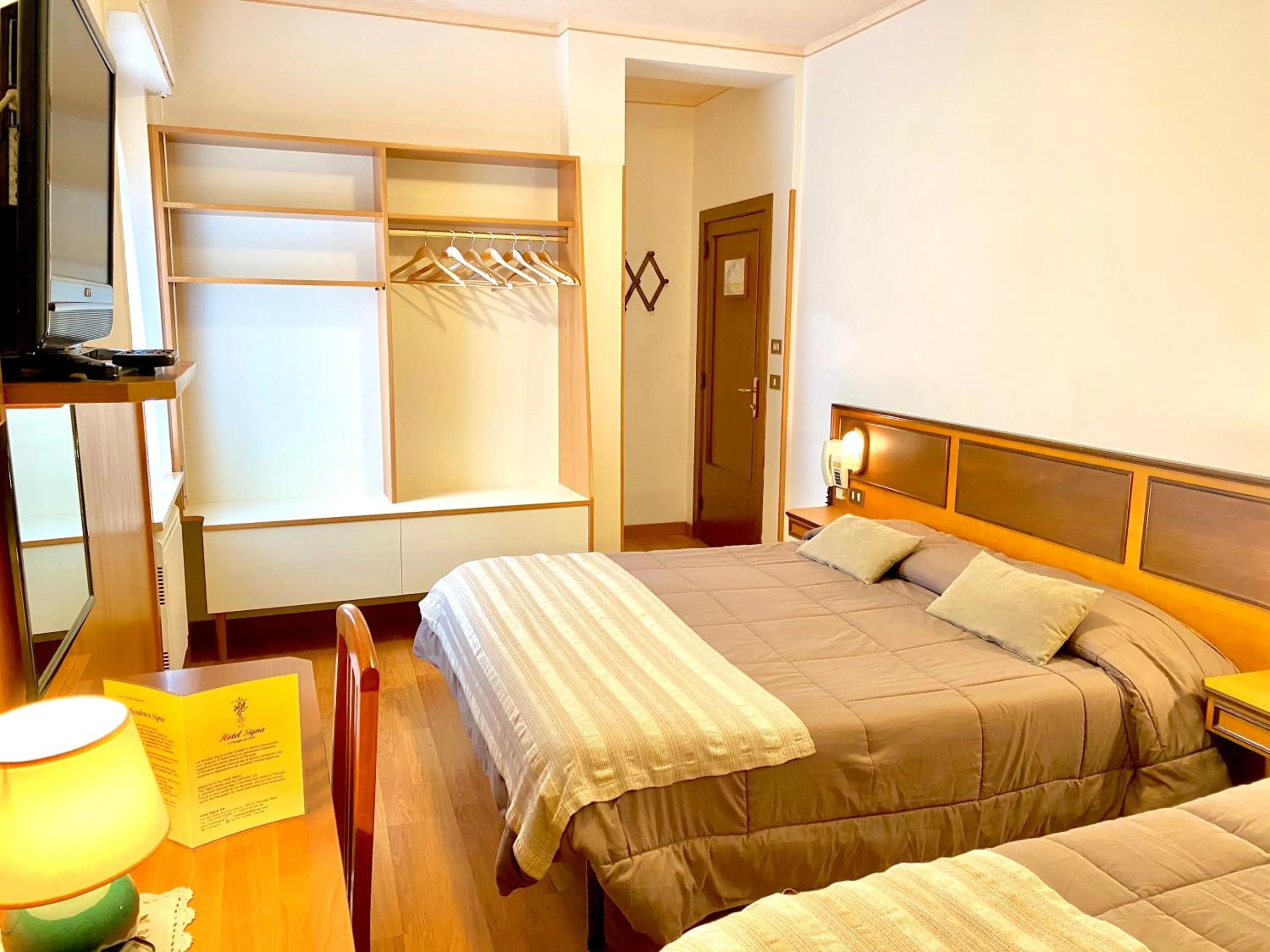 Bedroom, Bed in Hotel Signa