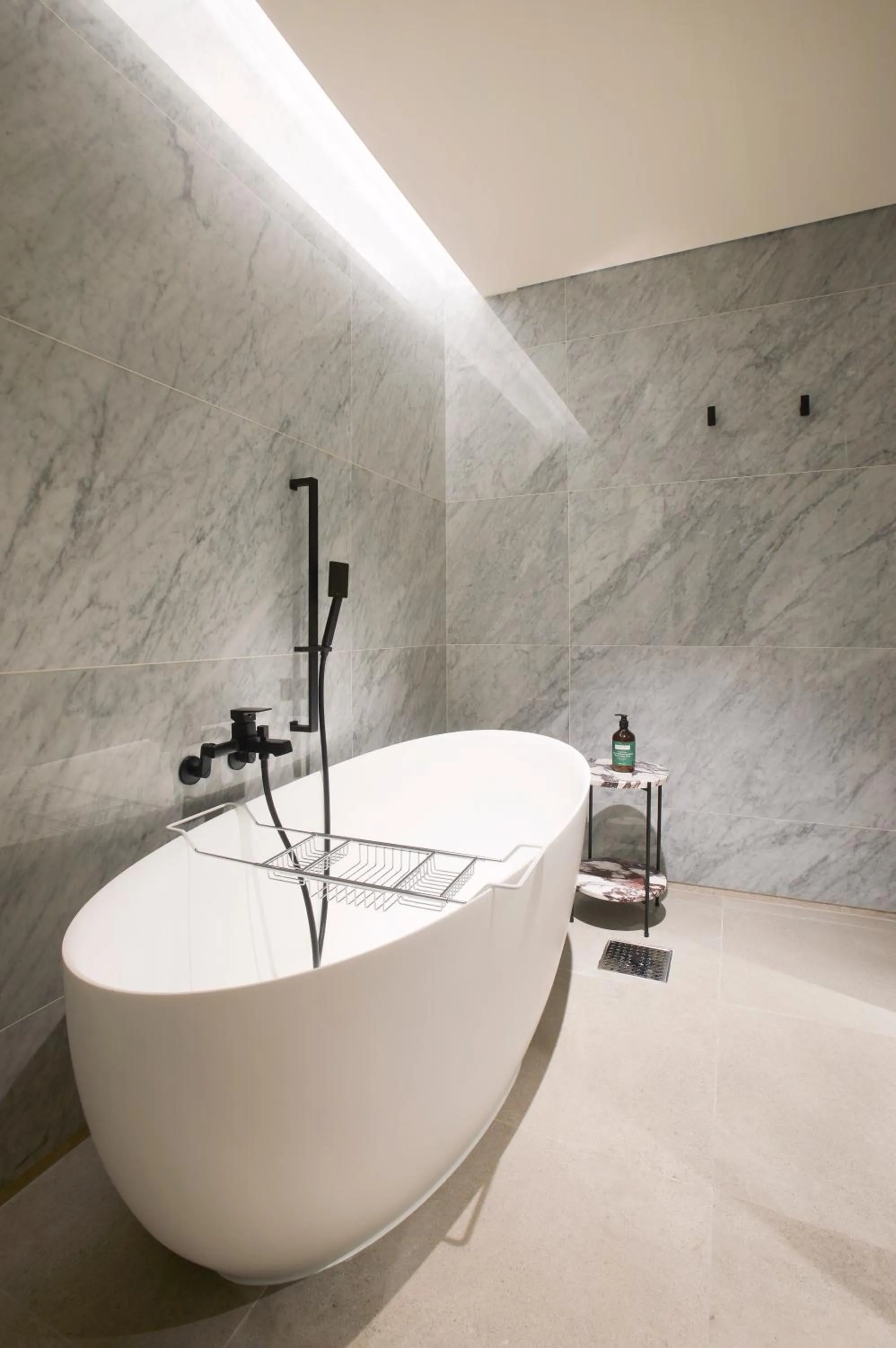 Bathroom in voco Seoul Gangnam by IHG