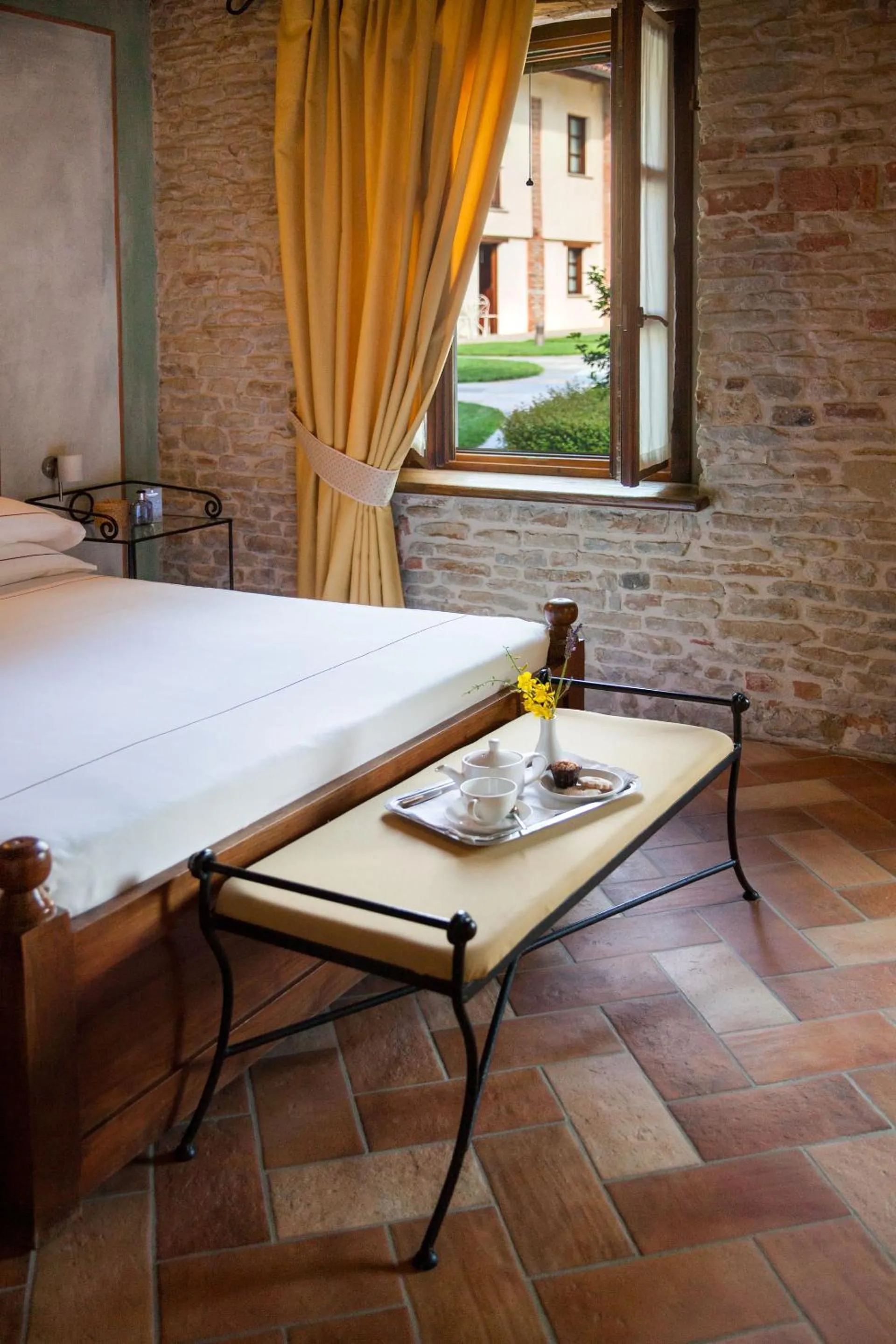 Photo of the whole room, Bed in Relais Montemarino