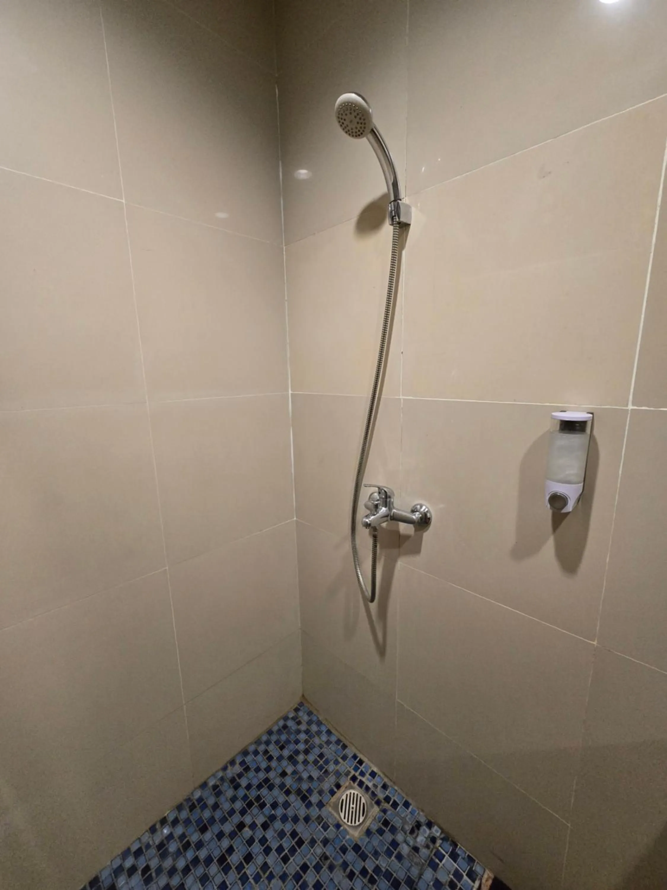 Toilet in Marilyn Hotel Serpong