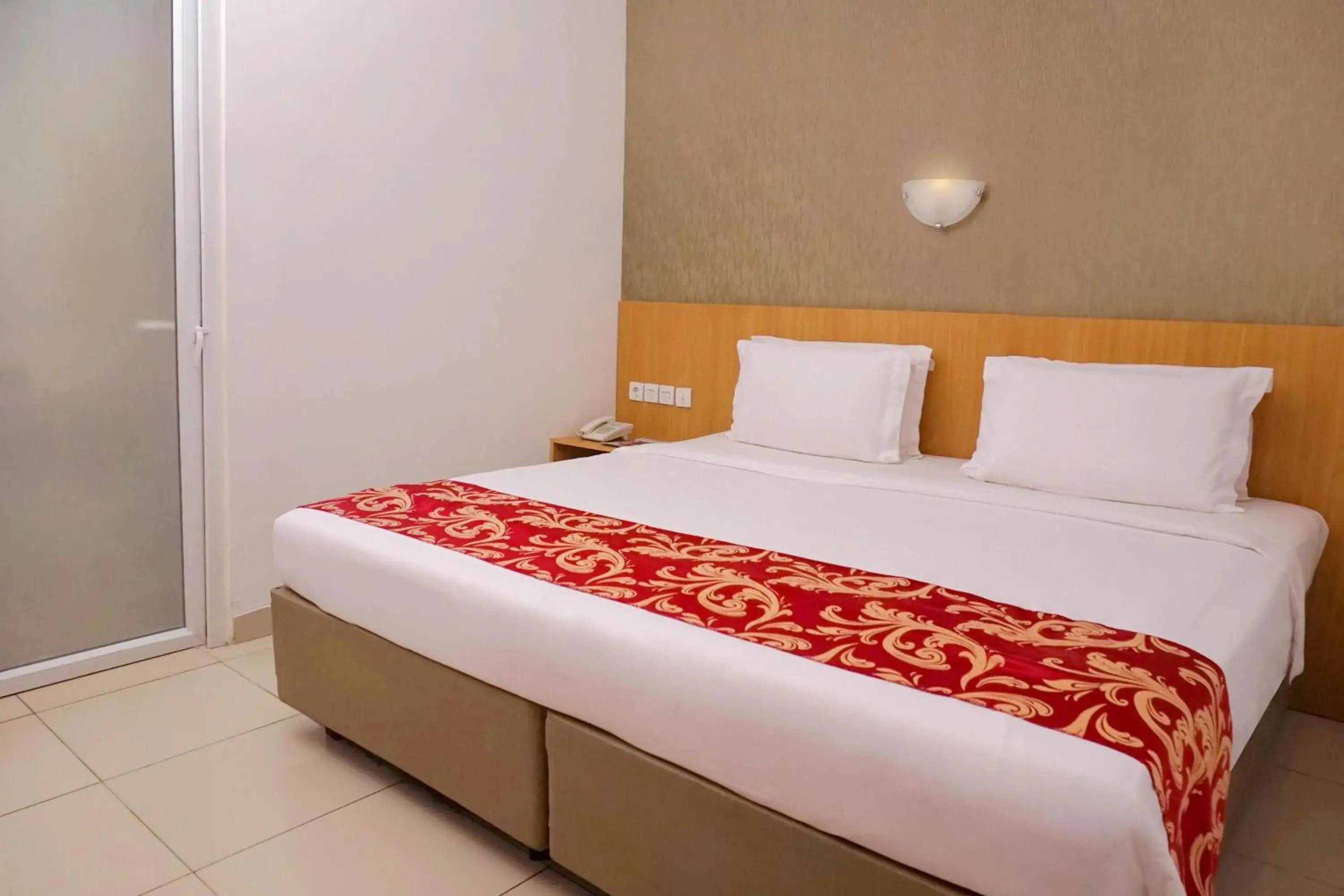Superior Double Room in Marilyn Hotel Serpong Superior Double Room in Marilyn Hotel Serpong